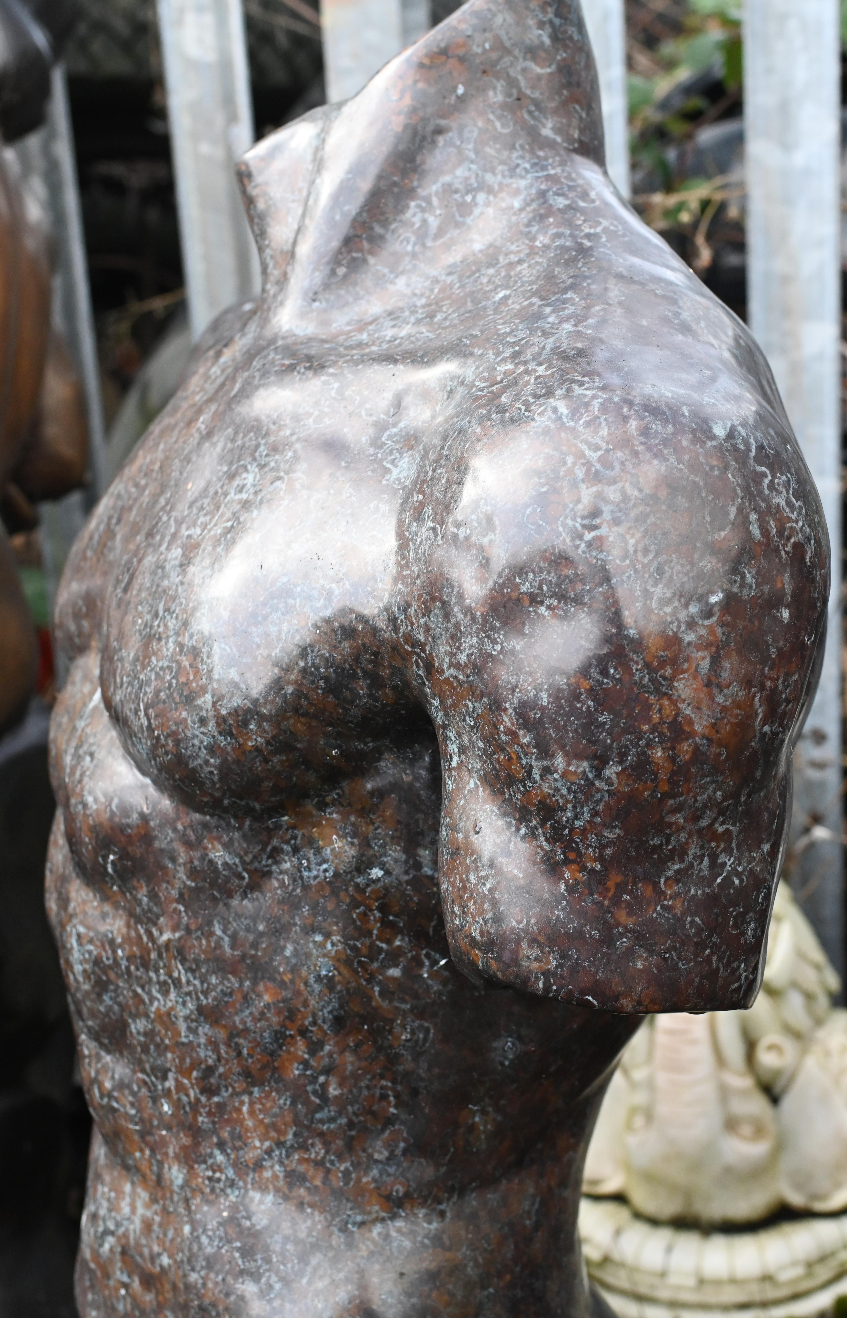 Torse sculpté italien Nu masculin Antiquités classiques en vente 1