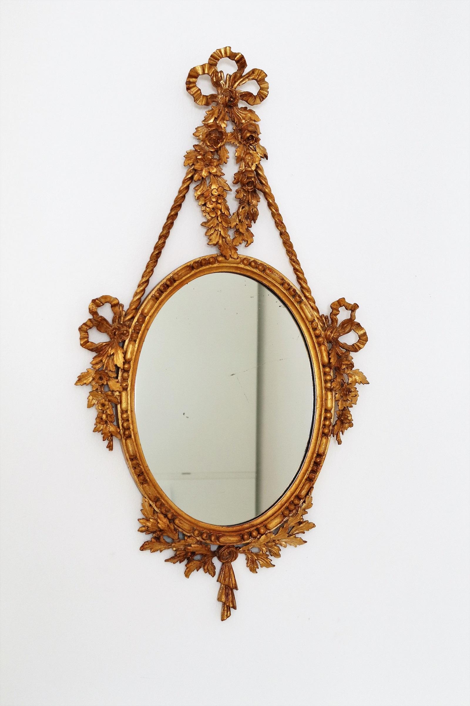 Italian Midcentury Carved Wall Mirror with Gilt Wooden Frame, 1950s 4