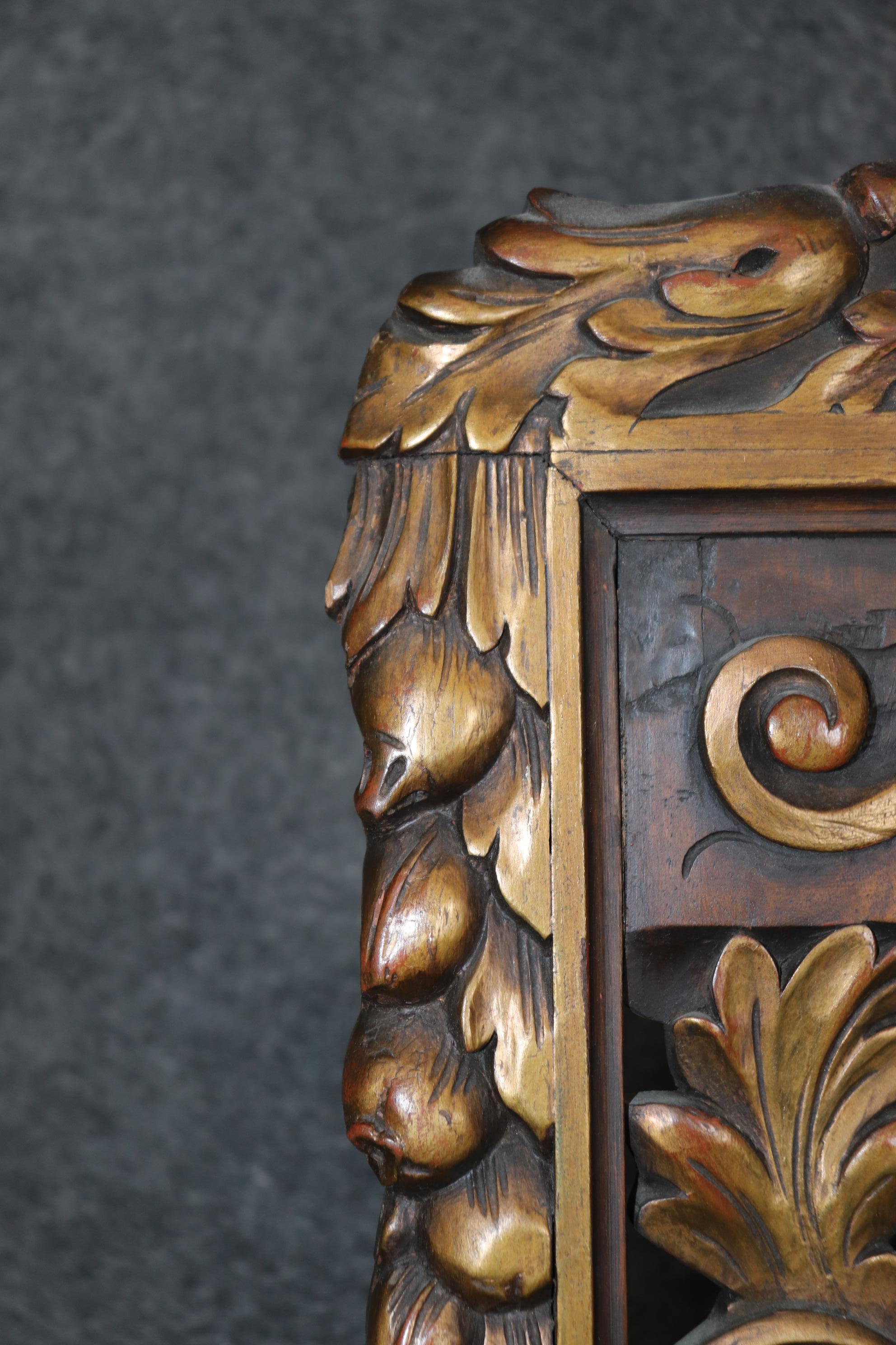 Paravent italien à trois panneaux en noyer sculpté et doré, sculpté par Pierce en vente 5