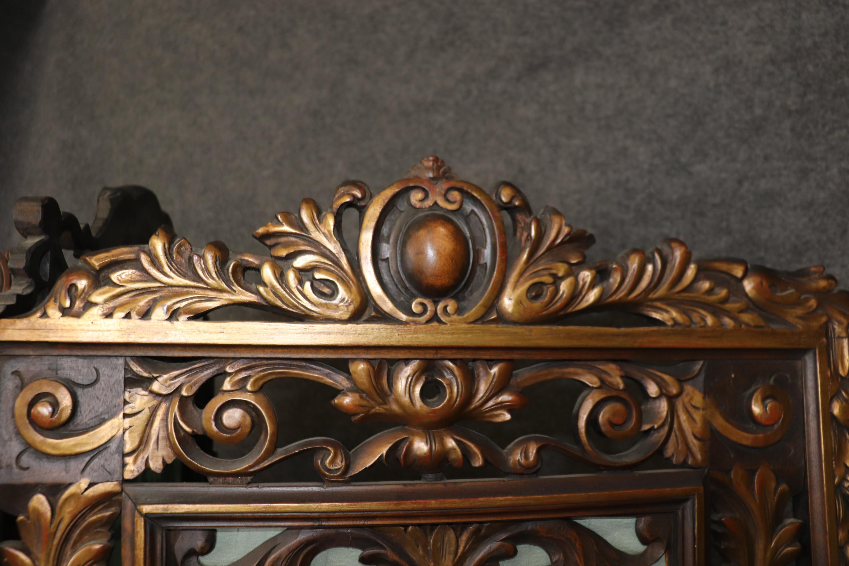 Paravent italien à trois panneaux en noyer sculpté et doré, sculpté par Pierce en vente 2