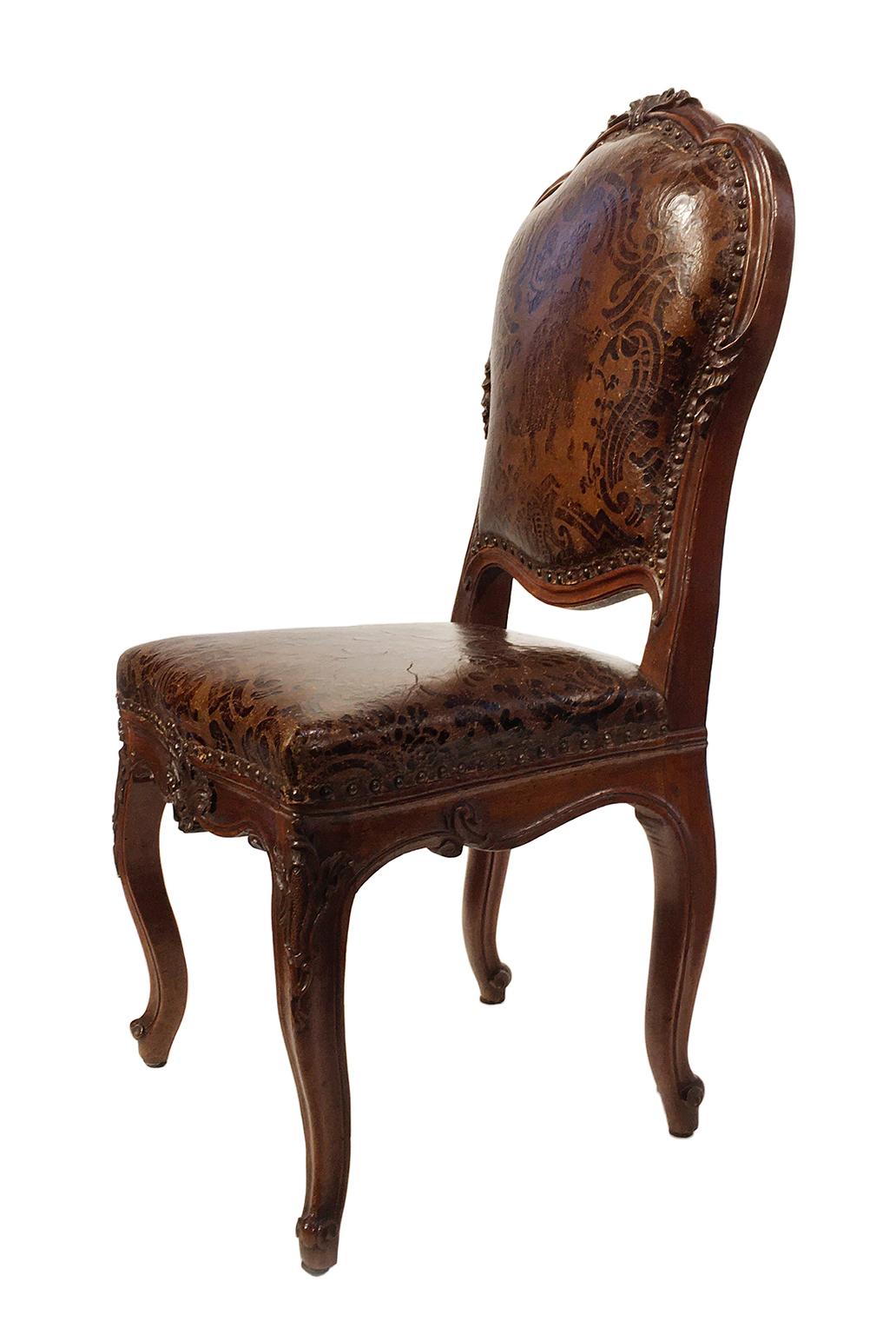 Mid-18th Century Italian Carved Walnut Chairs with Leather Covers, Milan, circa 1750 For Sale