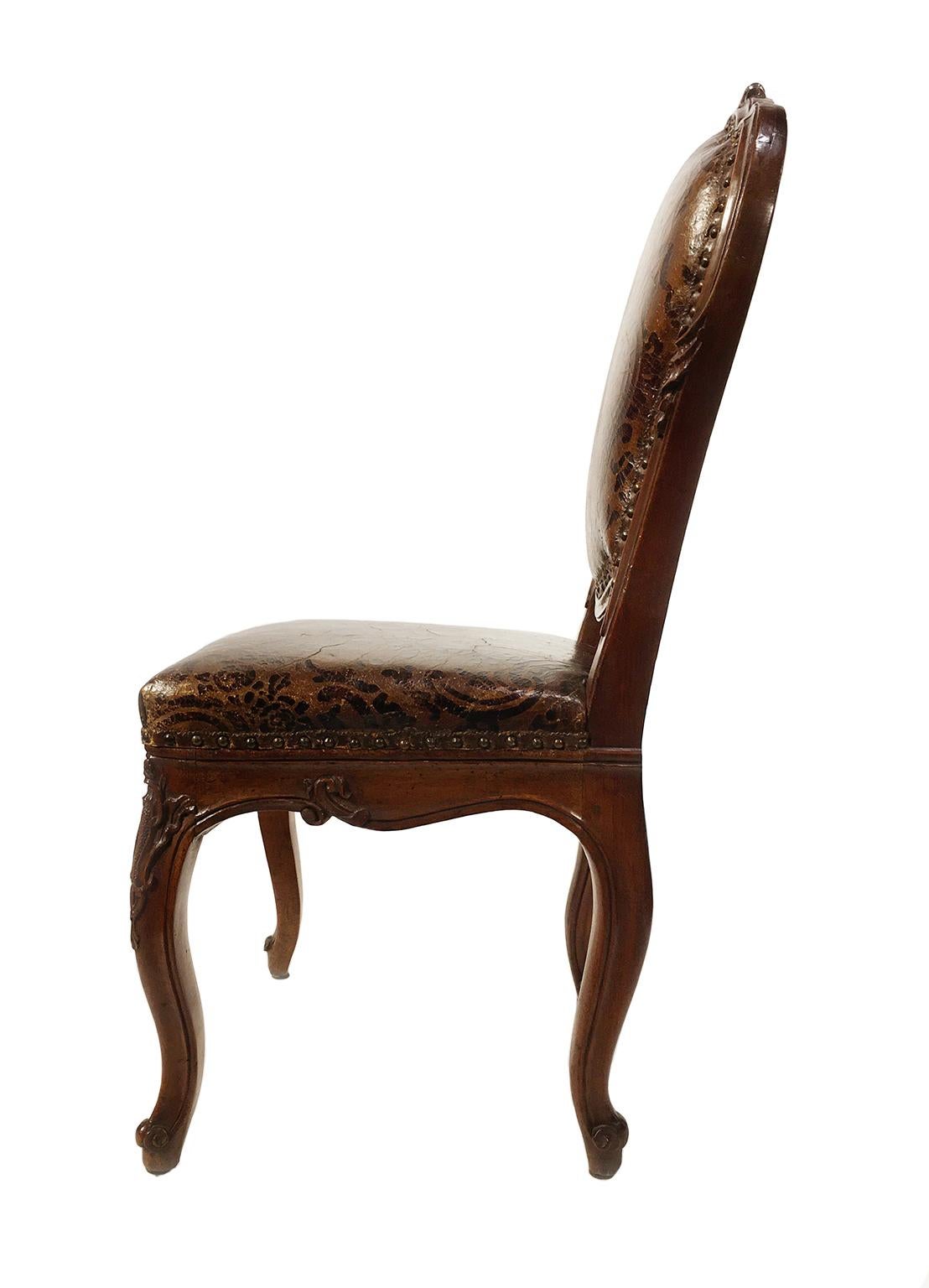 Italian Carved Walnut Chairs with Leather Covers, Milan, circa 1750 For Sale 1