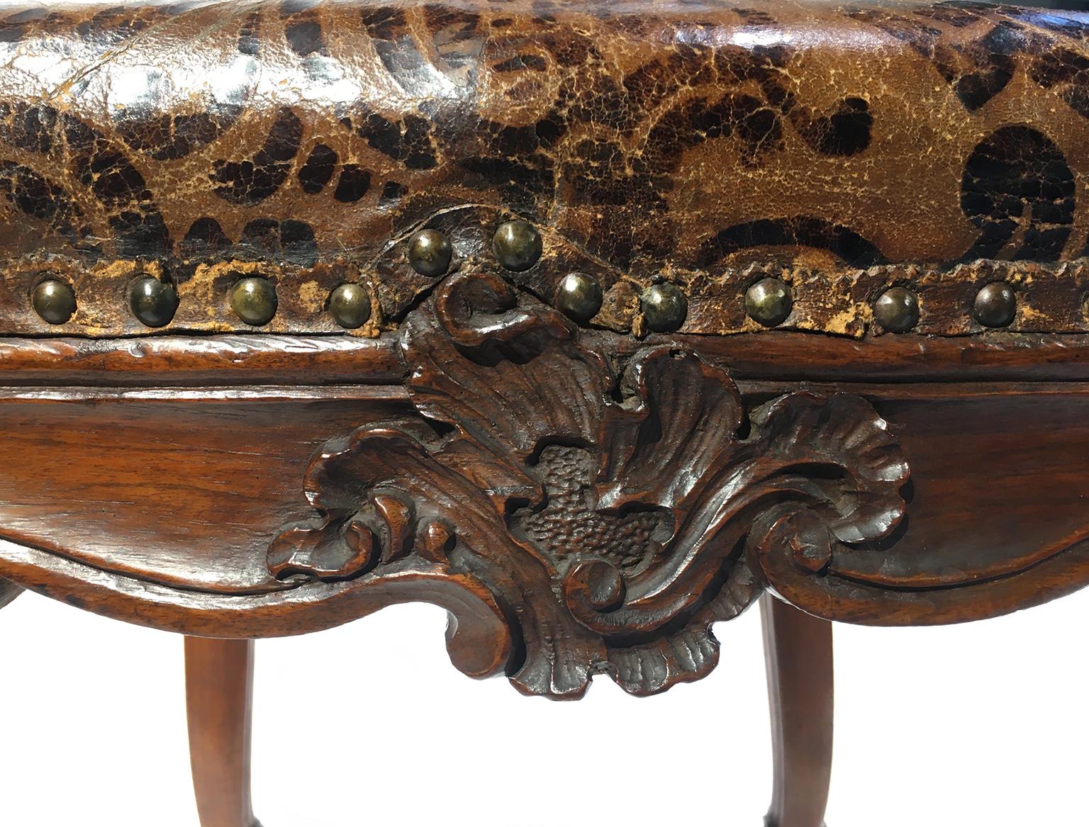 Italian Carved Walnut Chairs with Leather Covers, Milan, circa 1750 For Sale 8