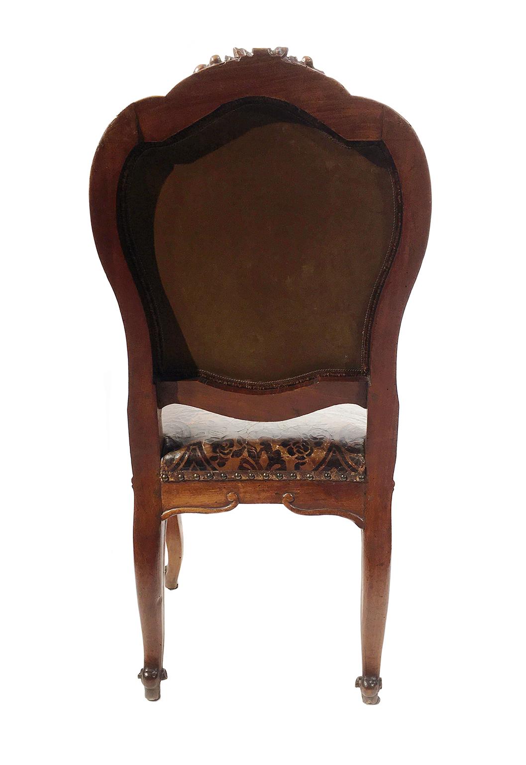 Italian Carved Walnut Chairs with Leather Covers, Milan, circa 1750 For Sale 2