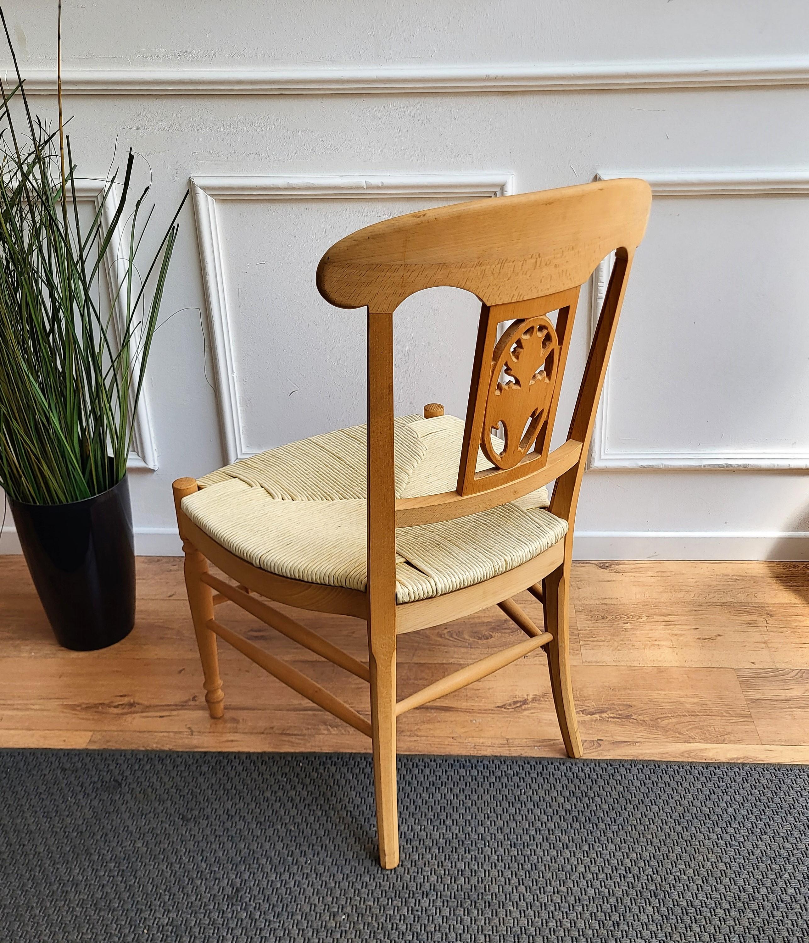 Italienischer Sessel mit geschnitztem Holz und geflochtenem Seil (Cord)