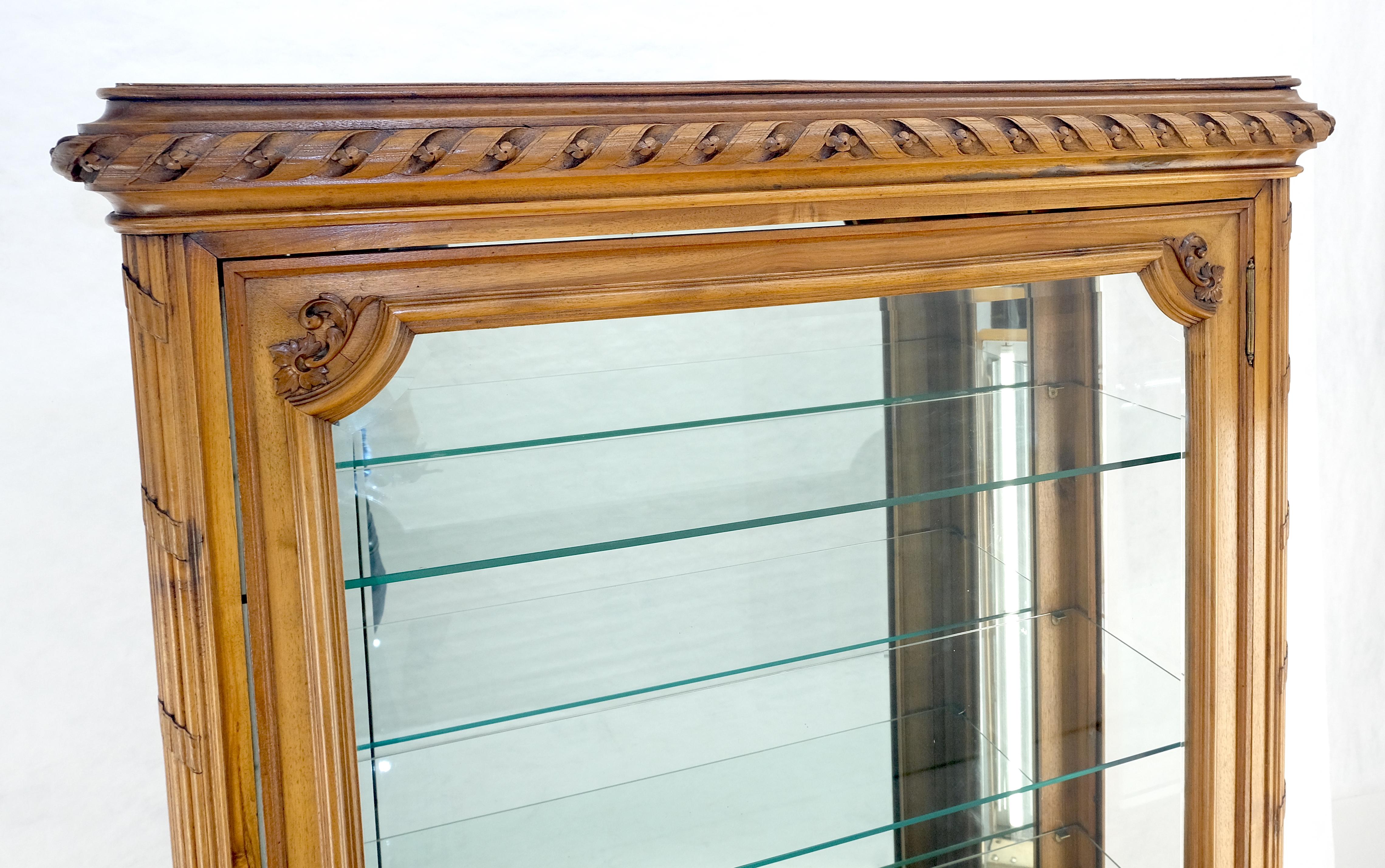 Italienisch geschnitzt Wood Compact Eine Tür Kompakt Vitrine Vitrine MINT im Angebot 4