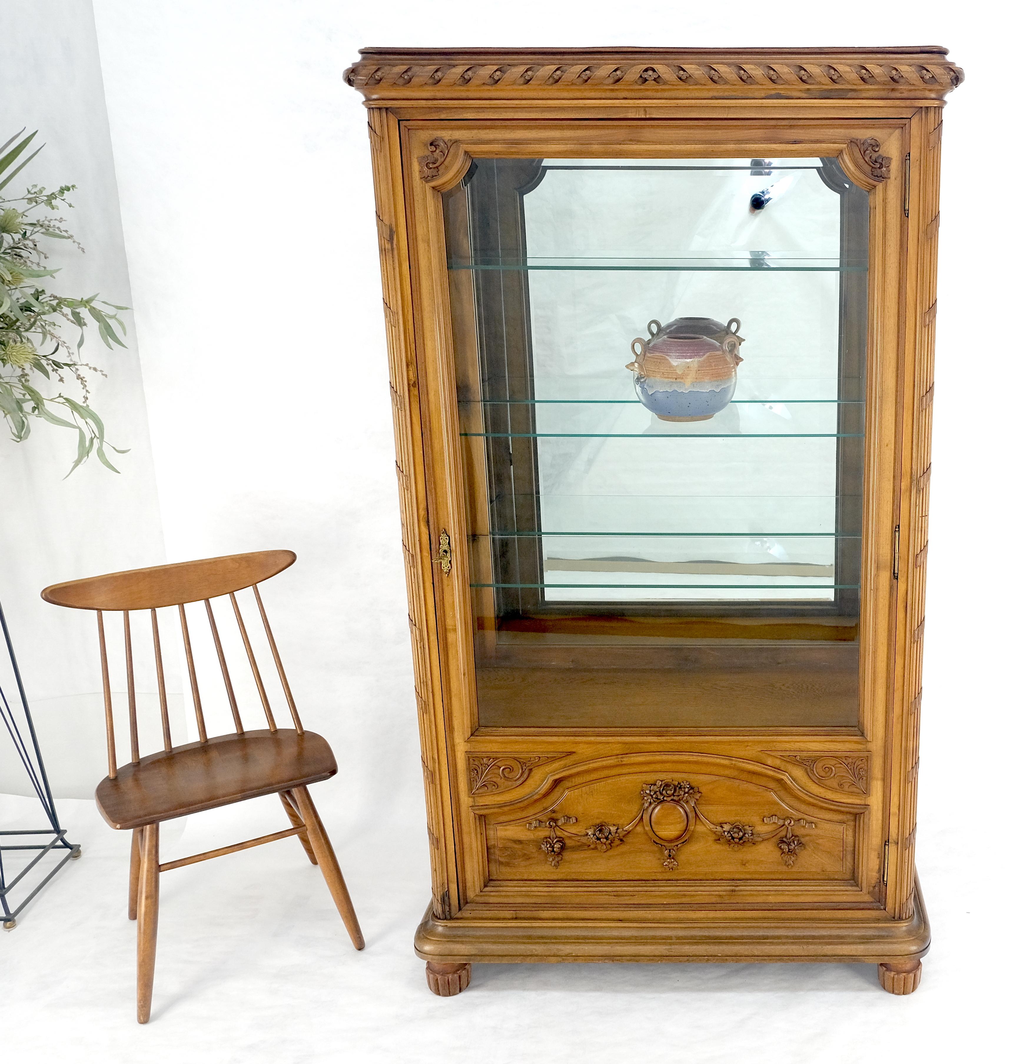 Italienisch geschnitzt Wood Compact Eine Tür Kompakt Vitrine Vitrine MINT im Angebot 6