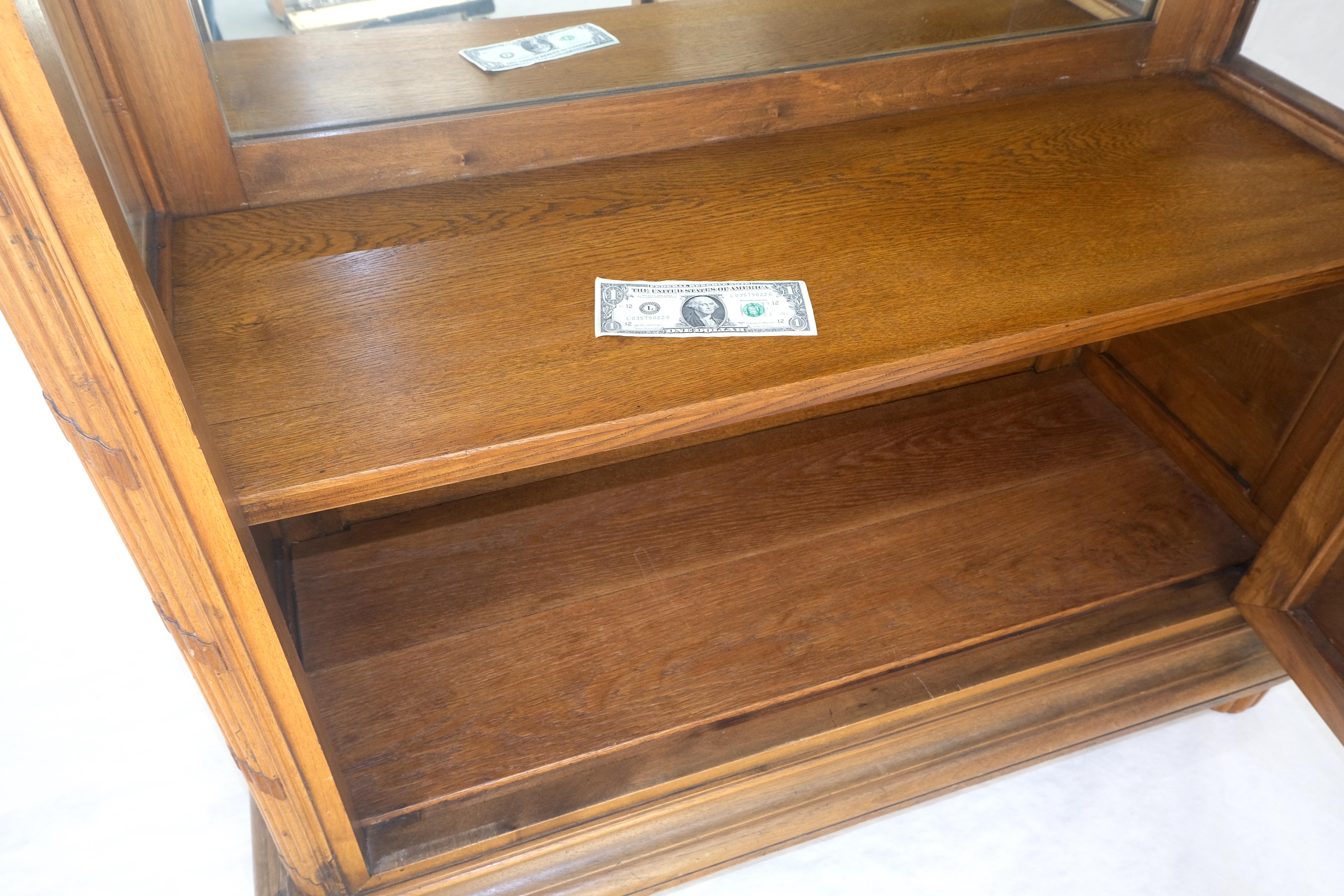 Italienisch geschnitzt Wood Compact Eine Tür Kompakt Vitrine Vitrine MINT im Angebot 1