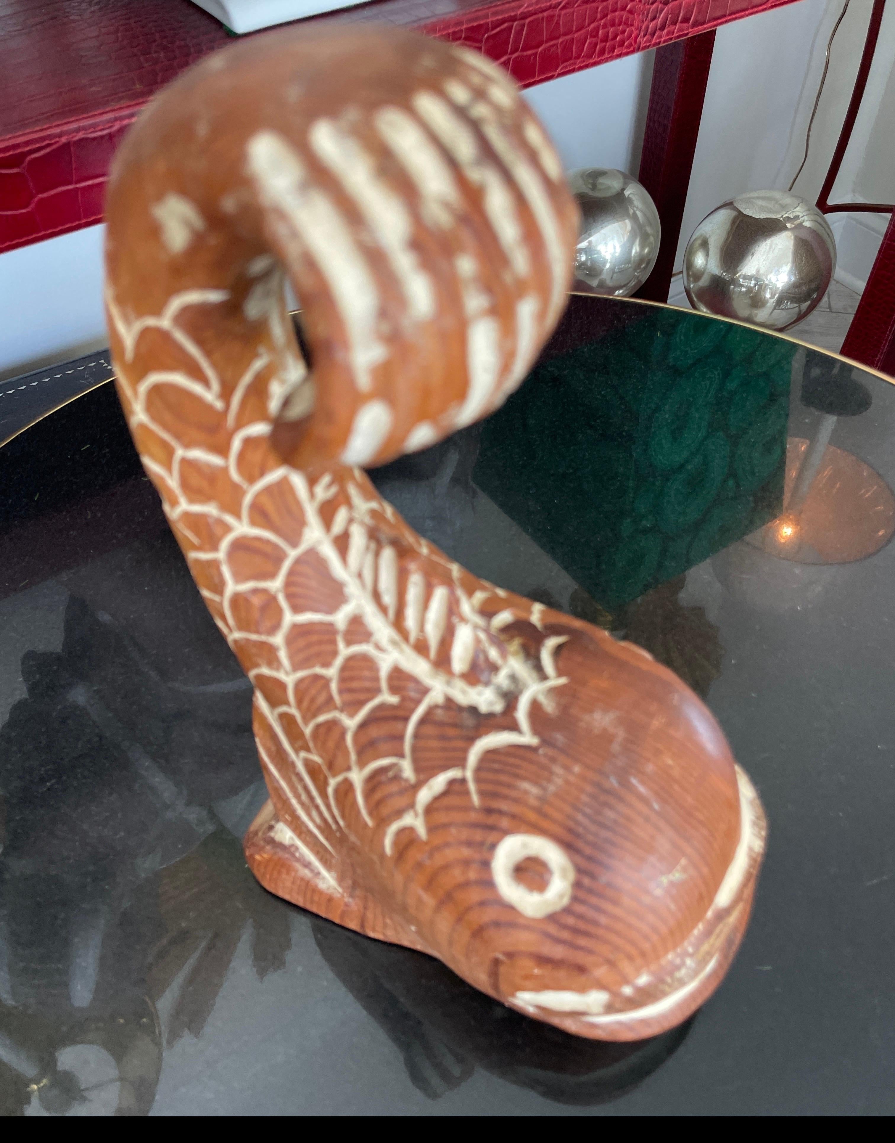 20ième siècle Sculpture italienne en bois sculpté représentant un poisson-soie en vente