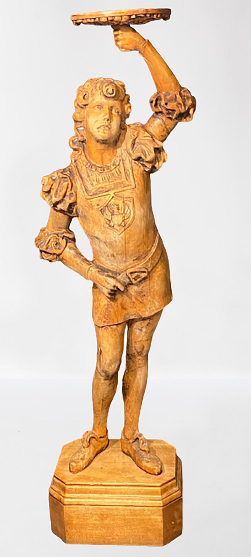 Italienischer geschnitzter figuraler Kartenständer aus Holz, Receiver, spätes 18. Jahrhundert (Rokoko) im Angebot