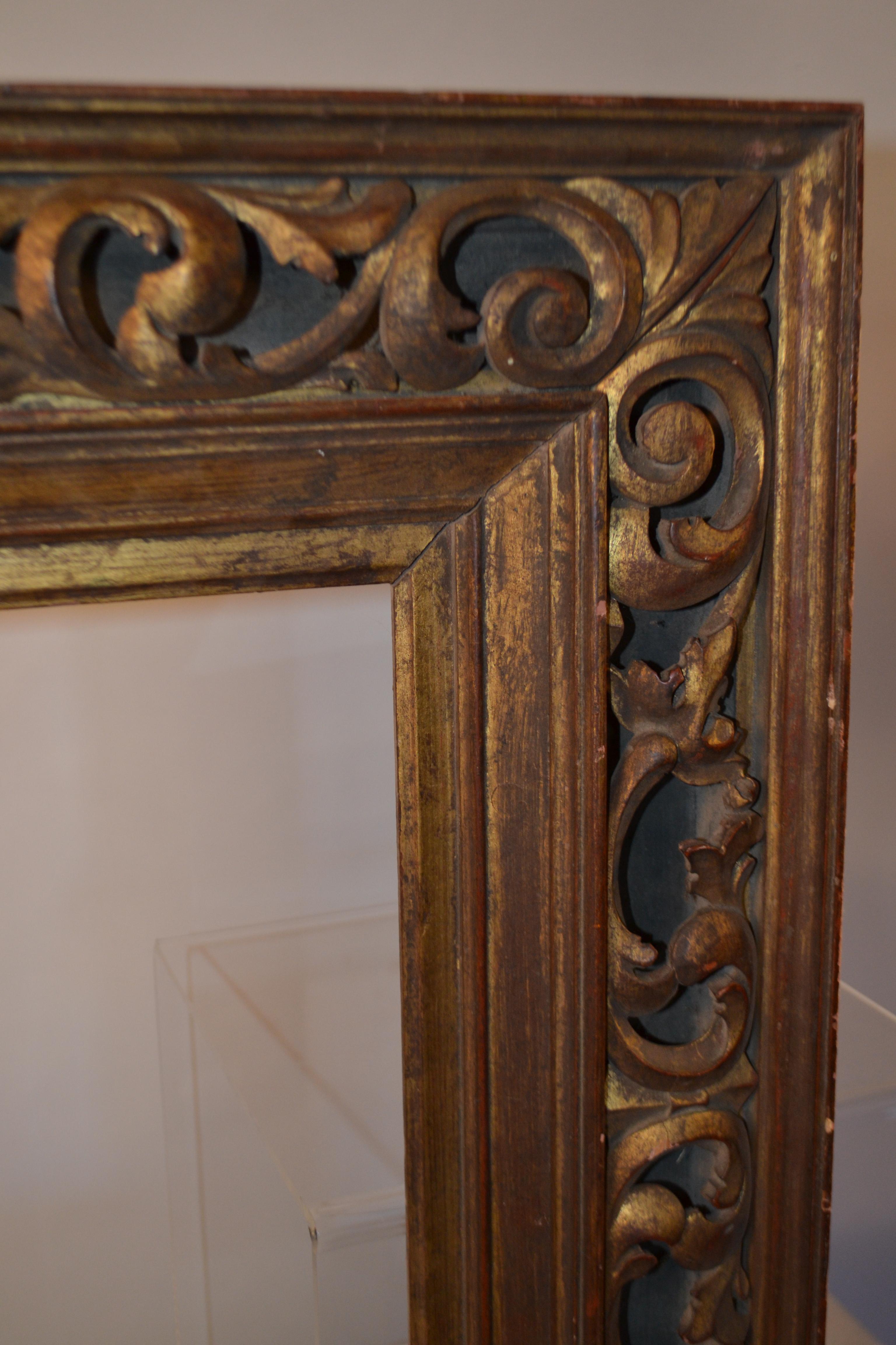 20th Century Italian Carved Wood Giltwood Frame For Sale