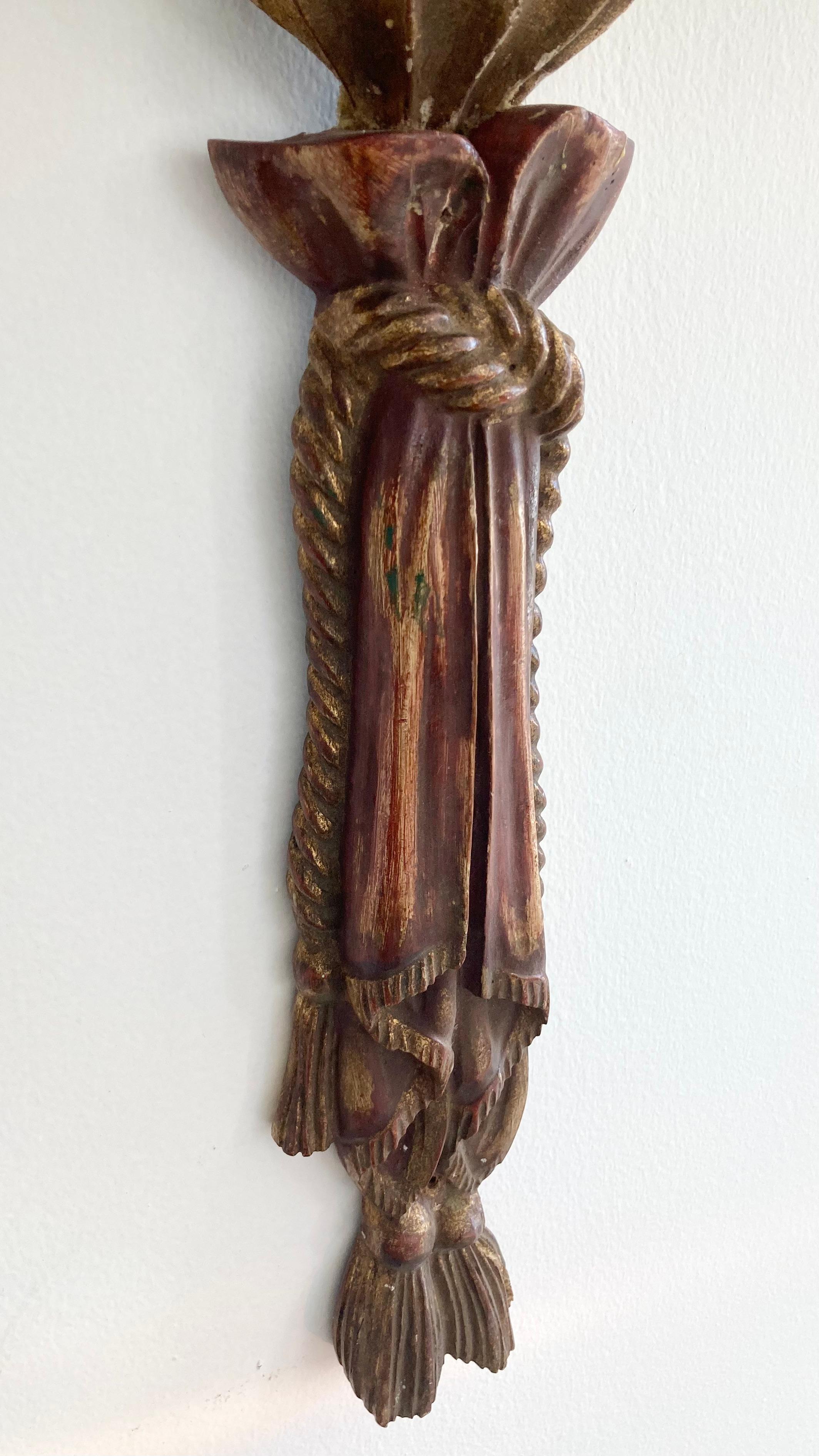 Italienische Wandleuchter aus geschnitztem Holz mit Palmenbaumholz, Paar im Angebot 8