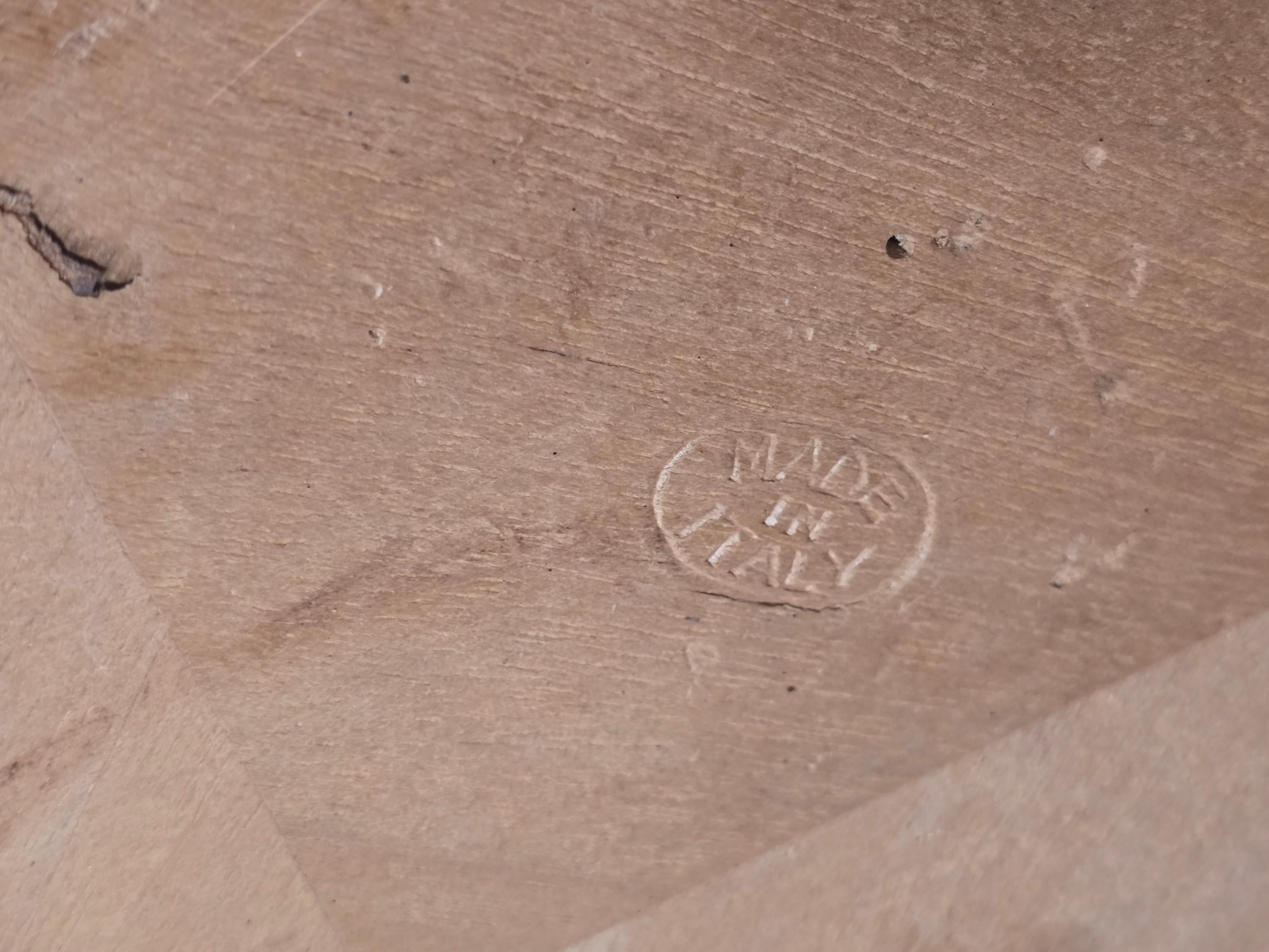 Ragazza turca in legno intagliato italiano con vassoio su plinto, finitura bronzo finto anni '60 in vendita 1