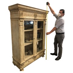 Italian Hand-Carved Vitrine Cabinet with Acanthus Leaves, 1990