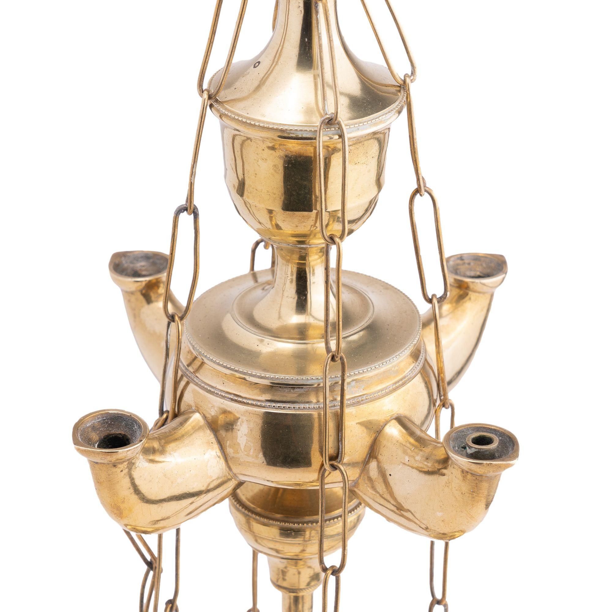 Lámpara de aceite italiana de latón fundido con 4 pitorros e implementos para la mecha, 1790 siglo XVIII en venta
