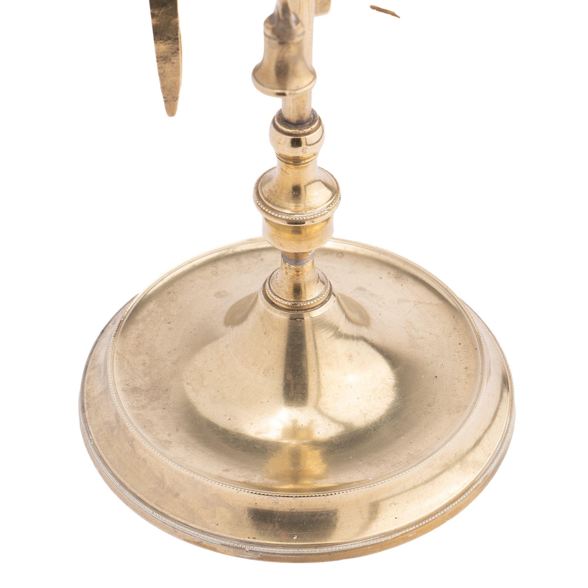 Lampe à huile italienne à 4 poignées en laiton moulé avec accessoires en osier, 1790 en vente 2
