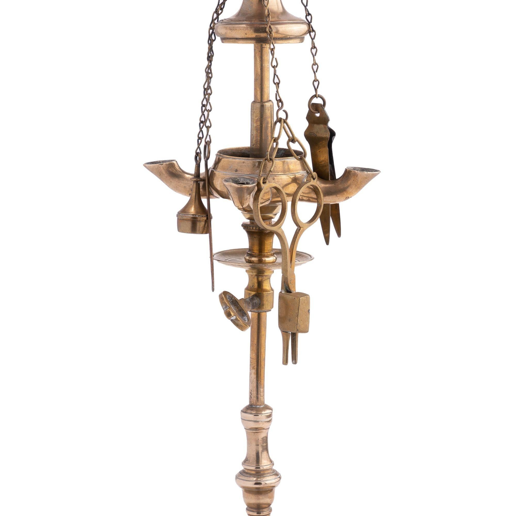 Italienische Vierbrenner-Öllampe '1810' aus Messingguss im Angebot 3