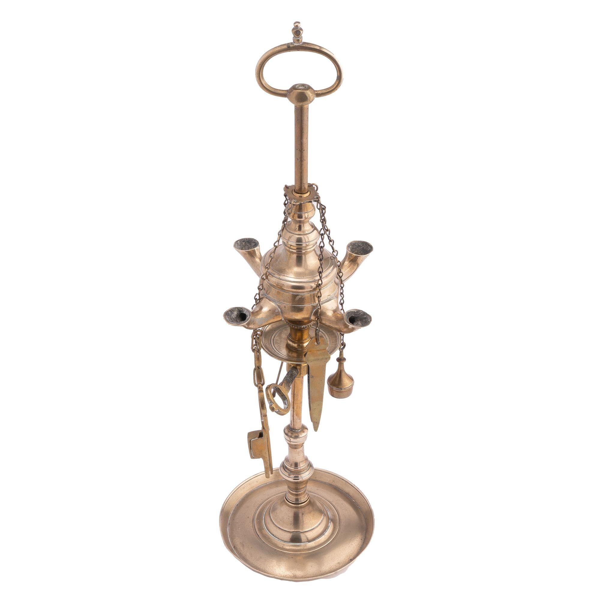 Italienische Vierbrenner-Öllampe '1810' aus Messingguss im Angebot 4