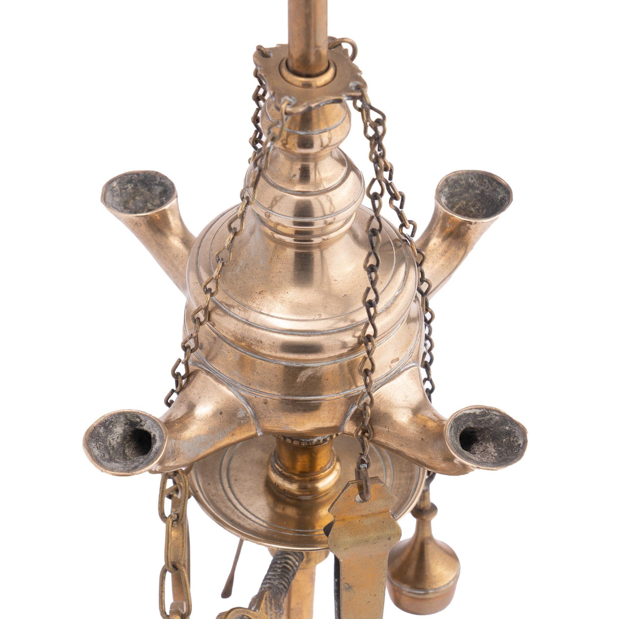 Italienische Vierbrenner-Öllampe '1810' aus Messingguss im Angebot 5