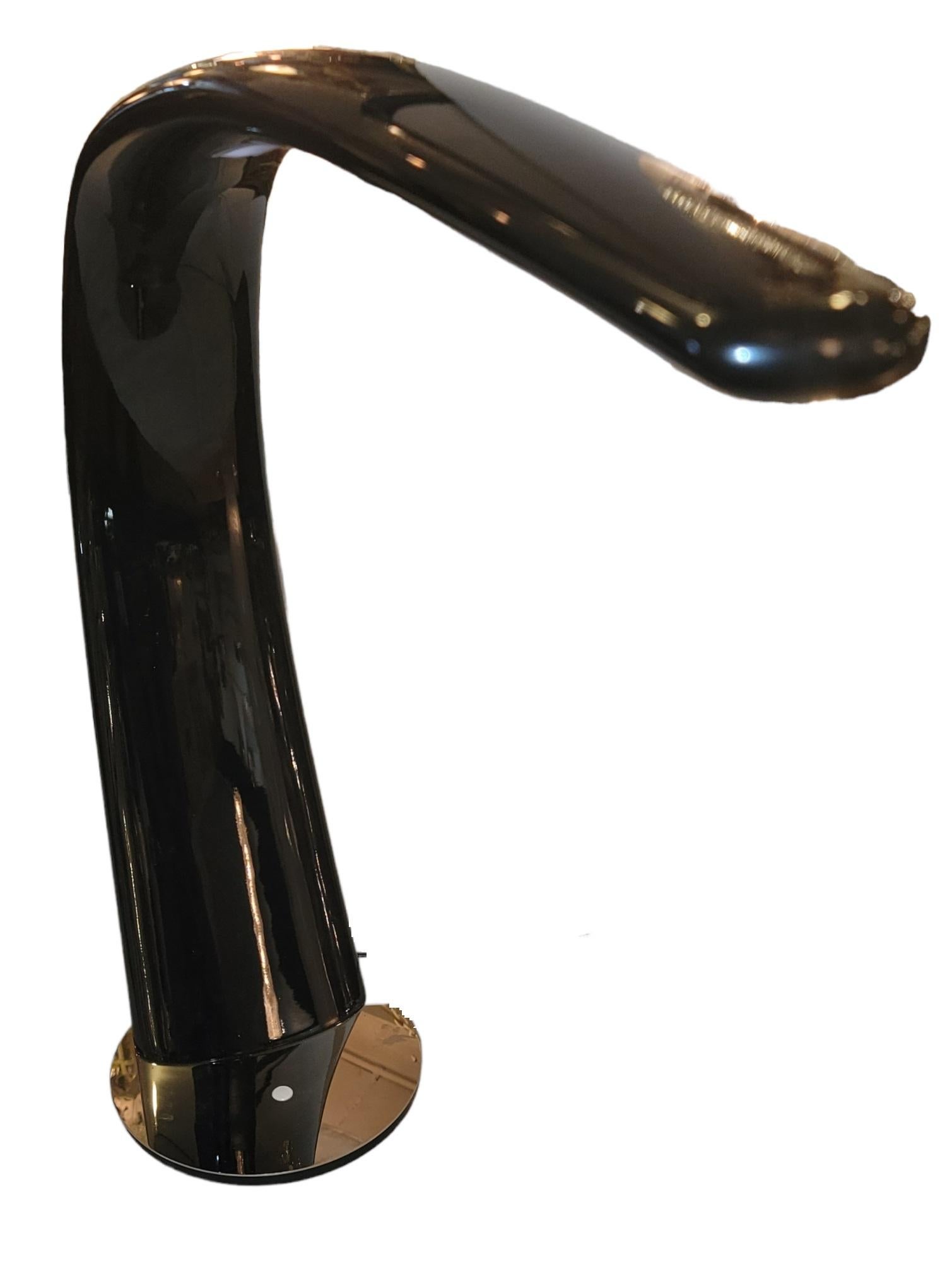 Mid-Century Modern Italian Cattelan Lacquered Arm Table Lamp For Sale