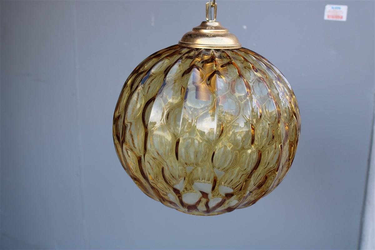 Italian Ceiling Ball Chandelier Venini Yellow Brass Chain, Italy, 1950s  In Good Condition For Sale In Palermo, Sicily