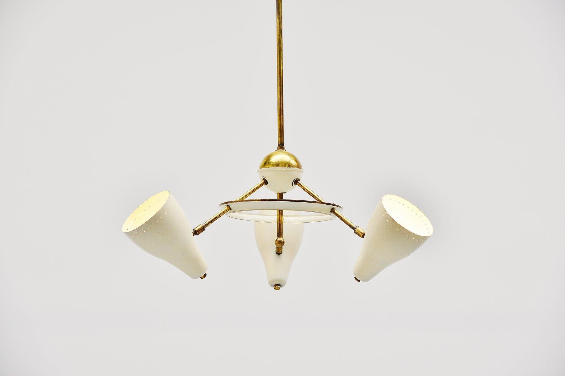 Very nice dynamic ceiling lamp made in Italy, 1950. This ceiling lamp has a brass structure with off-white detailed shades. That can be used as down or up lighters. Very nicely detailed lamp in good original condition. Uses 3x E27 bulb up to 60 watt