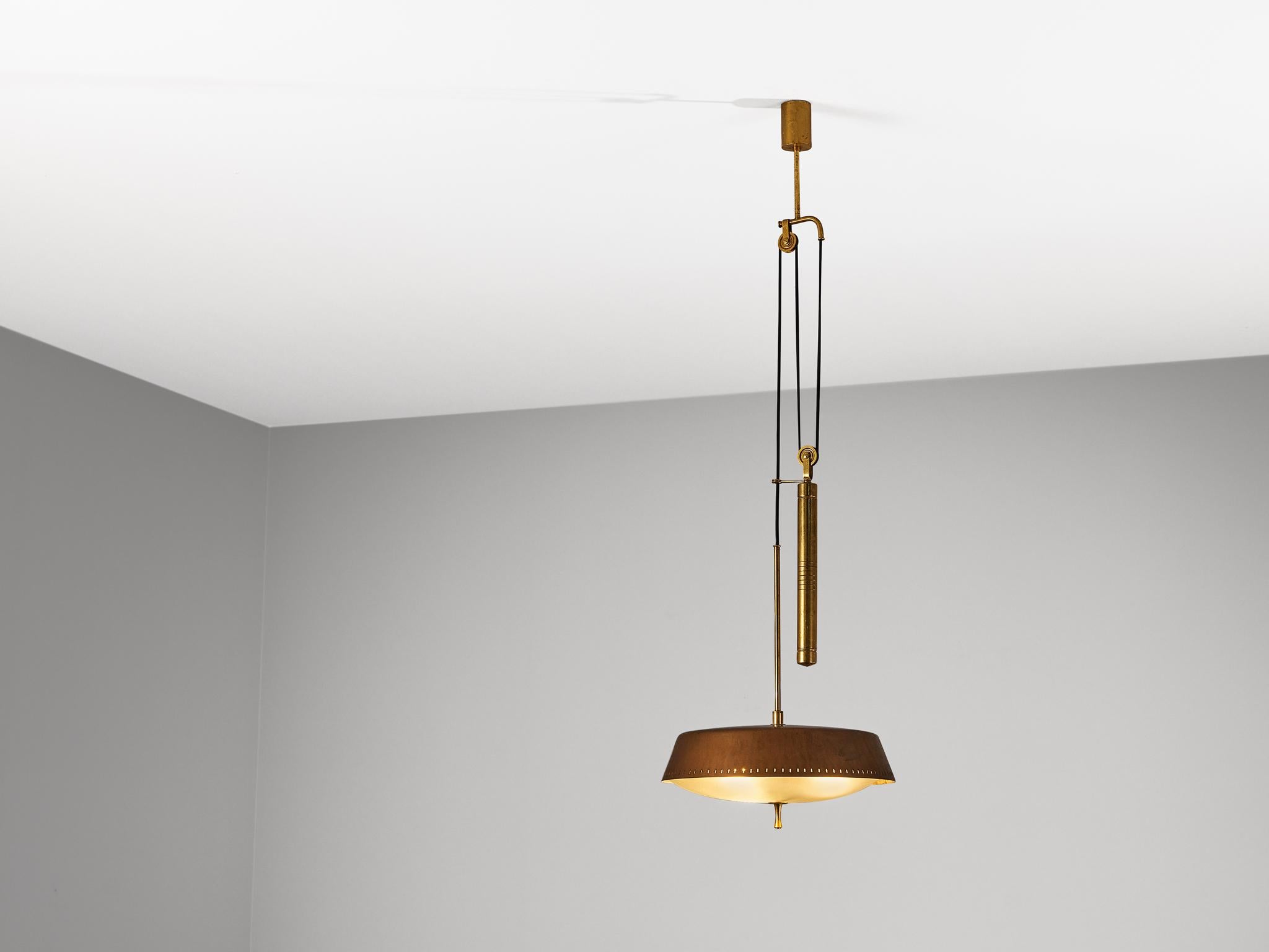 Pendant, copper, satin glass, brass, Italy, 1950s

Made in Italy, this ceiling light is designed according to the midcentury design principles that were in vogue in the fifties. The lamp bears witness to the designer's excellent taste for form and