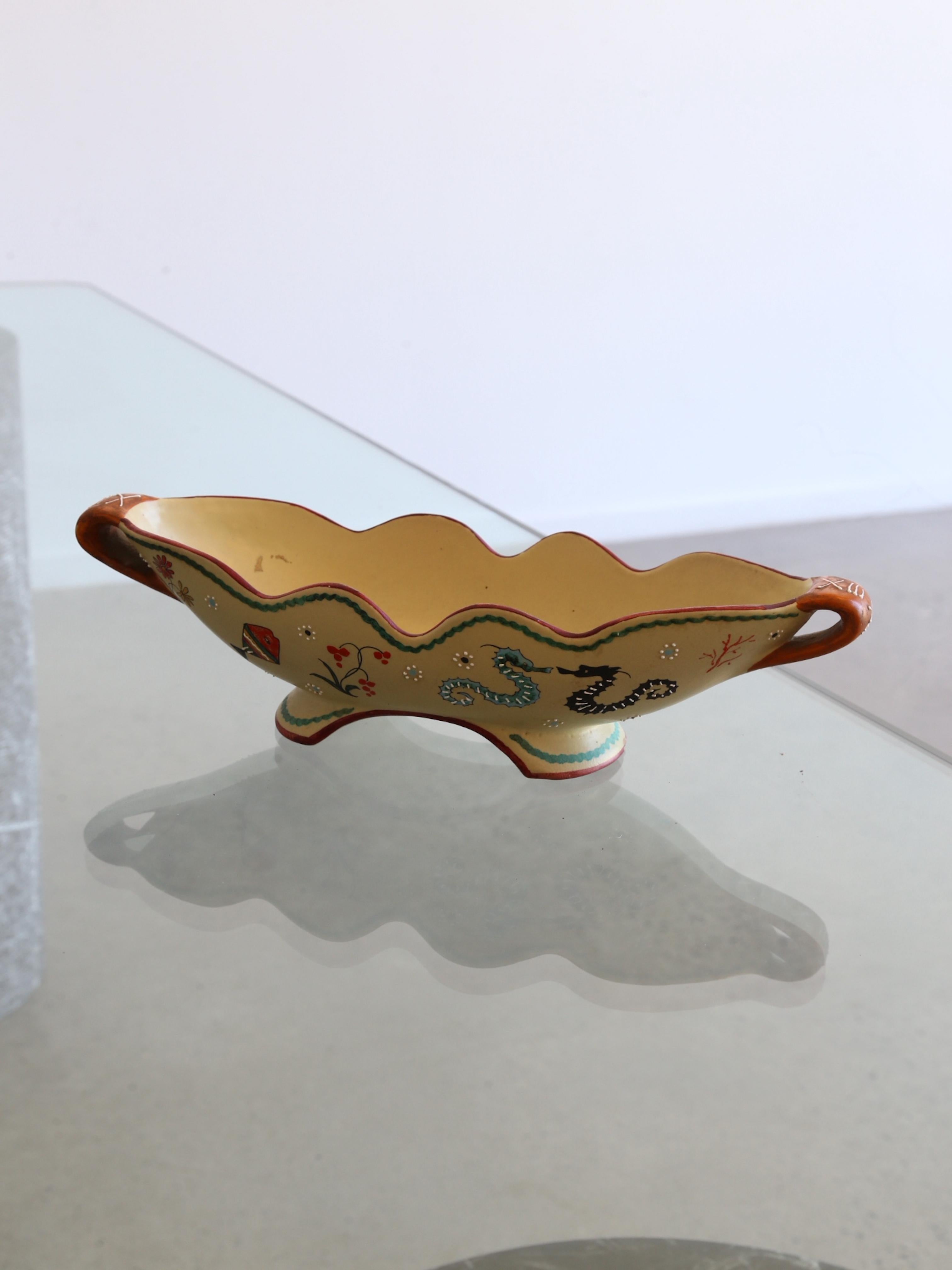 Hand-Crafted Italian Centrepiece Bowl Ceramic with Art Work by Volpi Deruta, 1960s