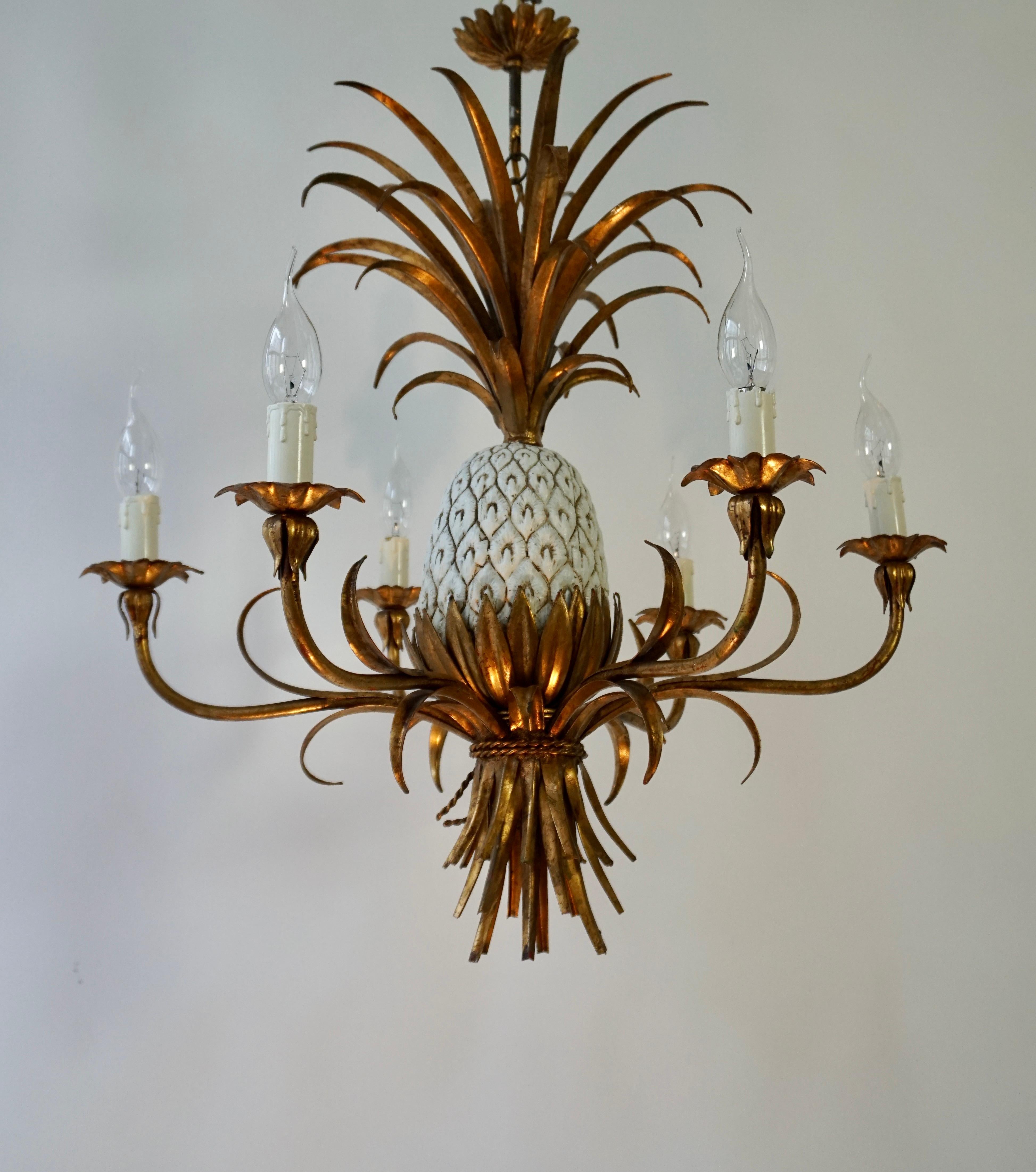 Italian Ceramic and Brass Pineapple Chandelier, circa 1970s In Good Condition For Sale In Antwerp, BE