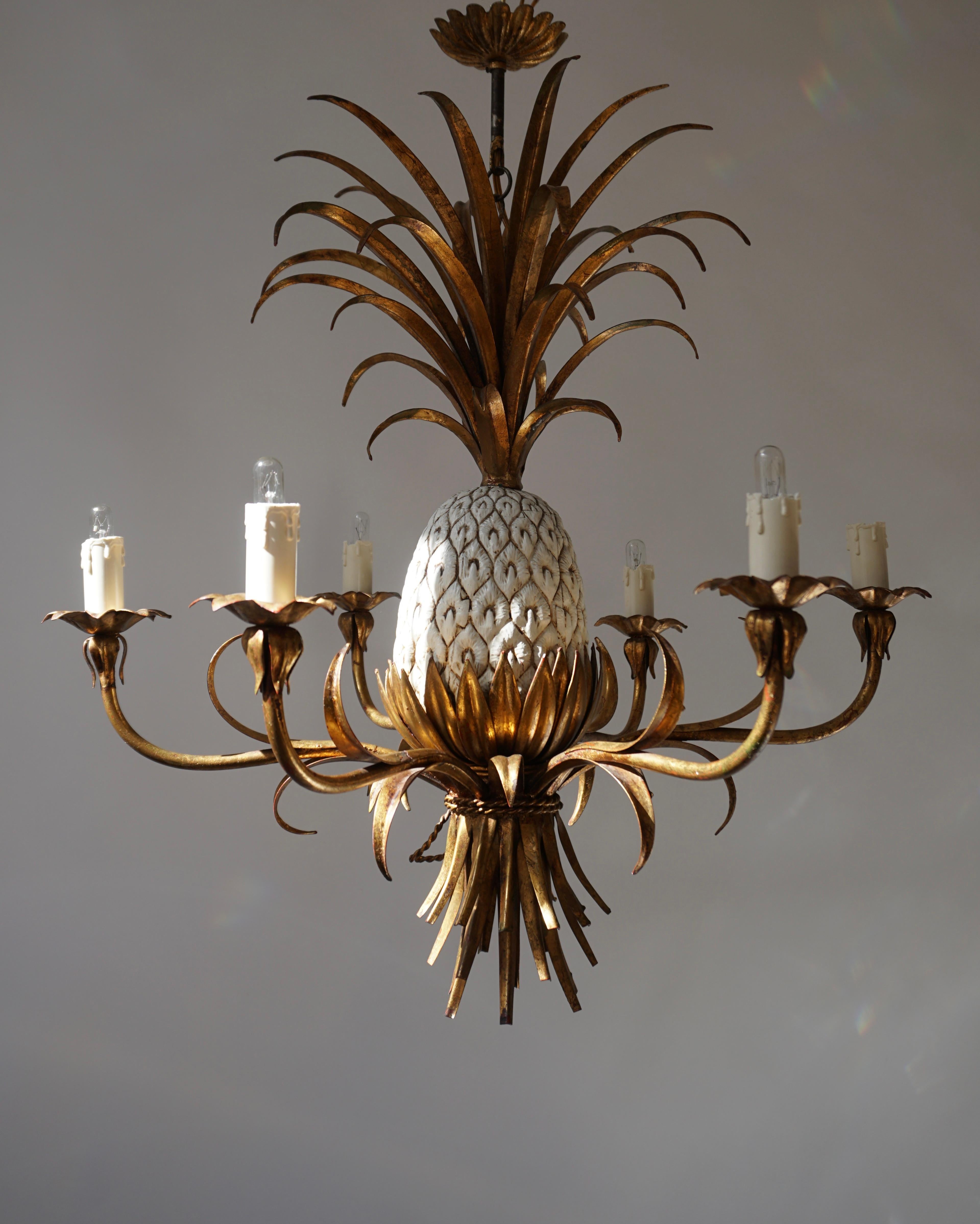 Hollywood Regency Italian Ceramic and Brass Pineapple Chandelier, circa 1970s For Sale