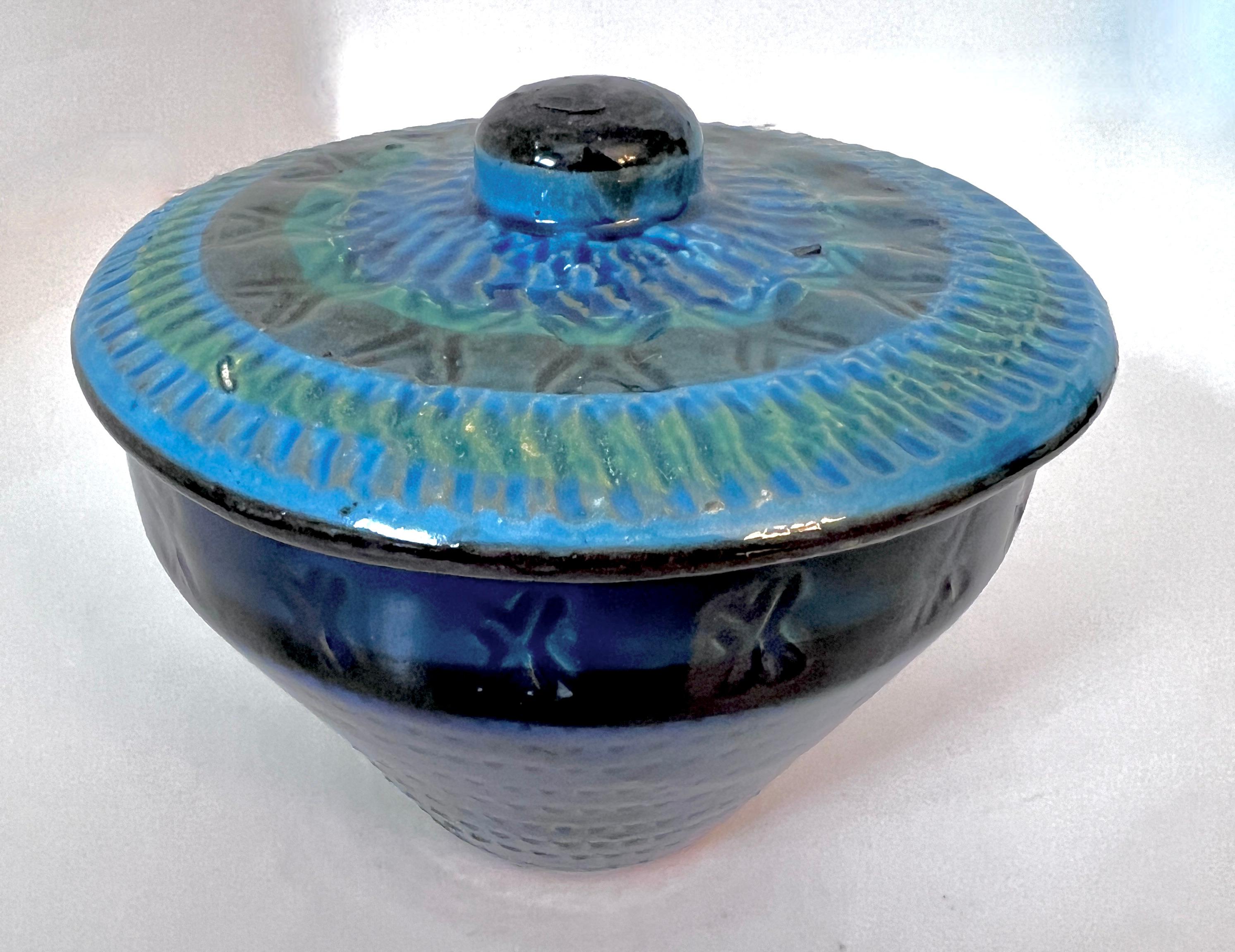 Italian Ceramic Bitossi Lidded Jar or Bowl In Good Condition For Sale In Los Angeles, CA