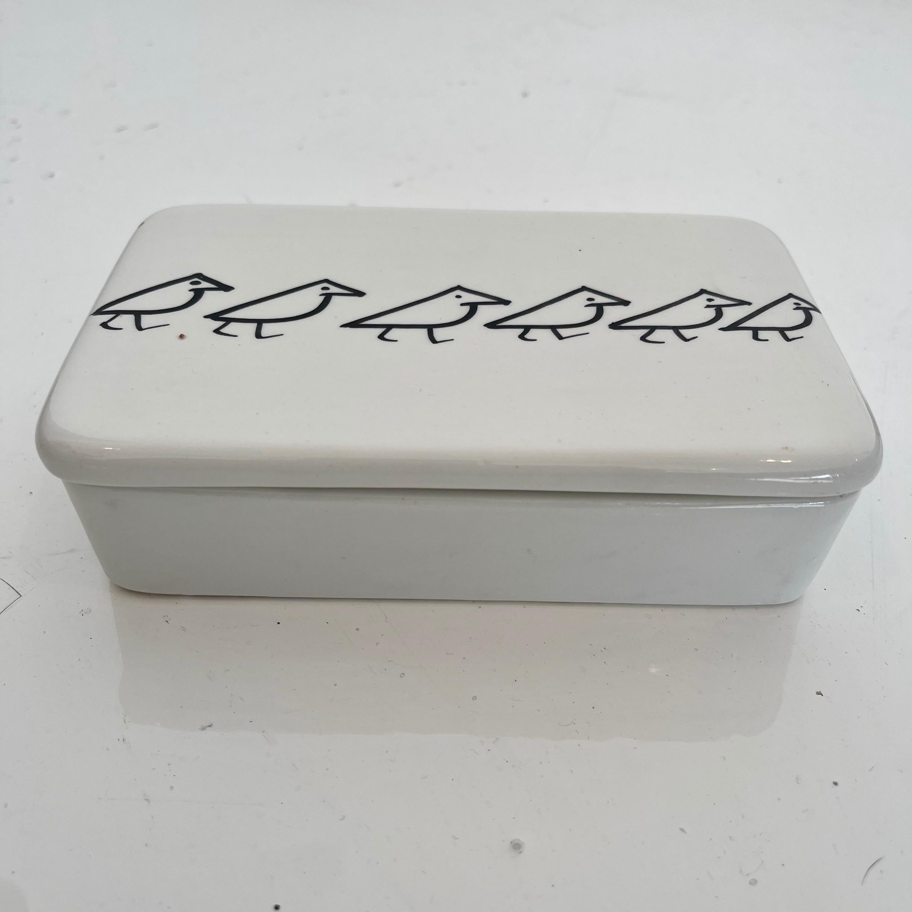Caja de cerámica italiana con pájaros de Raymor finales del siglo XX en venta