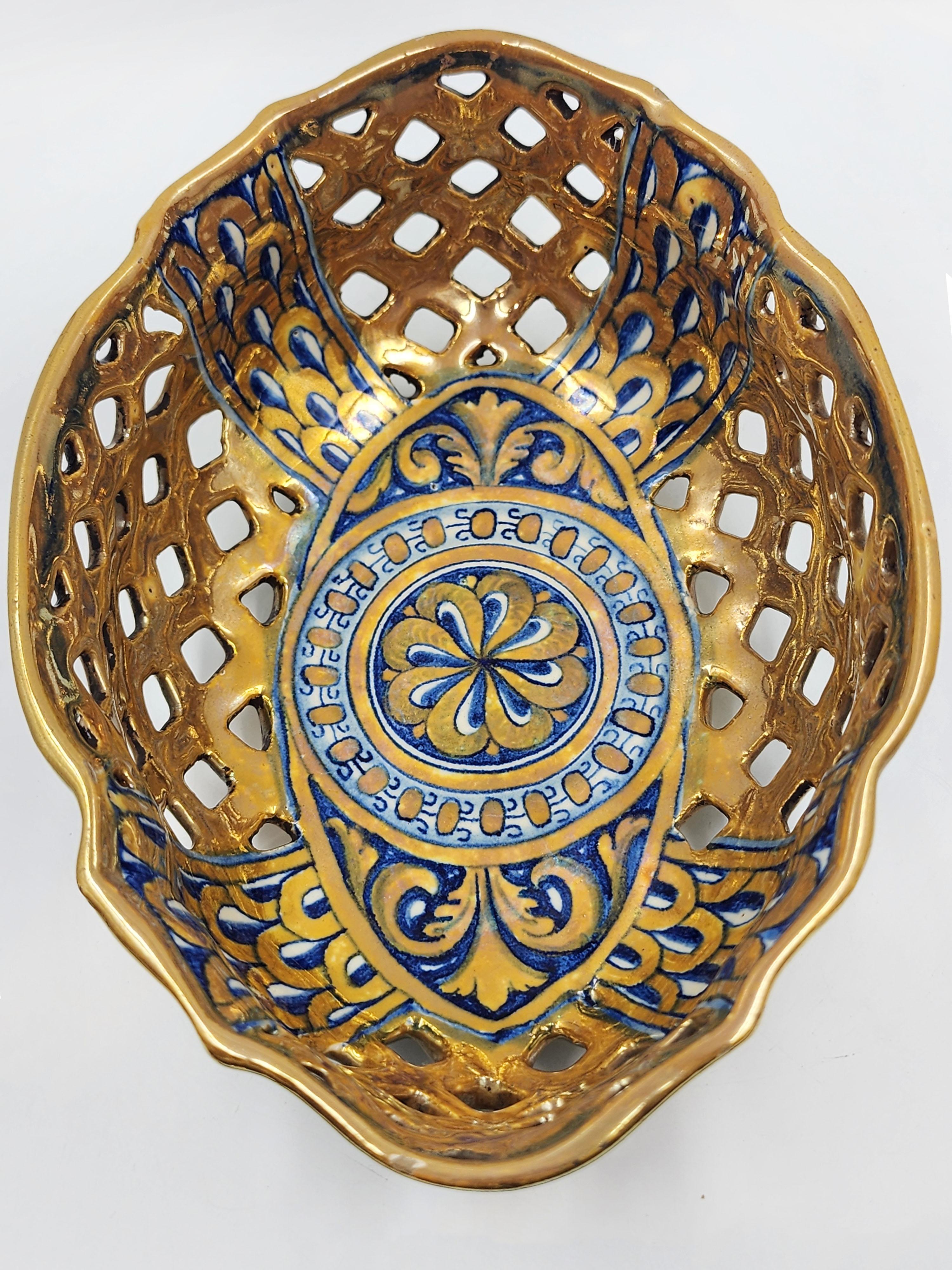 Italienisches Keramikzentrum mit Cantagalli-Siegel der Manufaktur (20. Jahrhundert) im Angebot