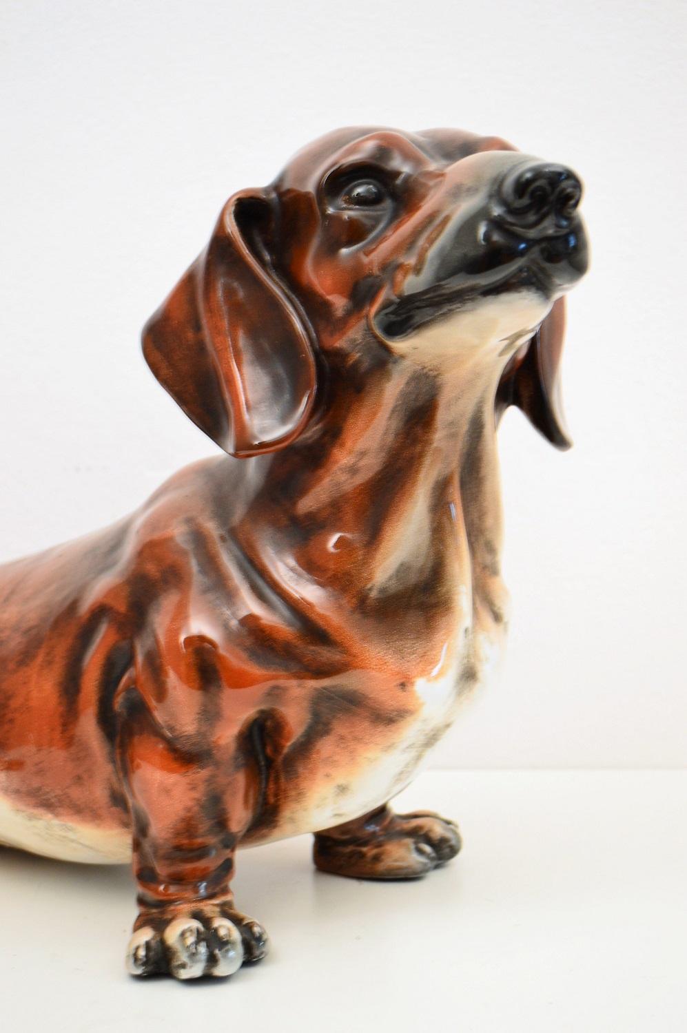 Italienischer Dackelhund aus Keramik von Ugo Zaccagnini in Lebensgröße:: 1960er Jahre (Moderne der Mitte des Jahrhunderts)