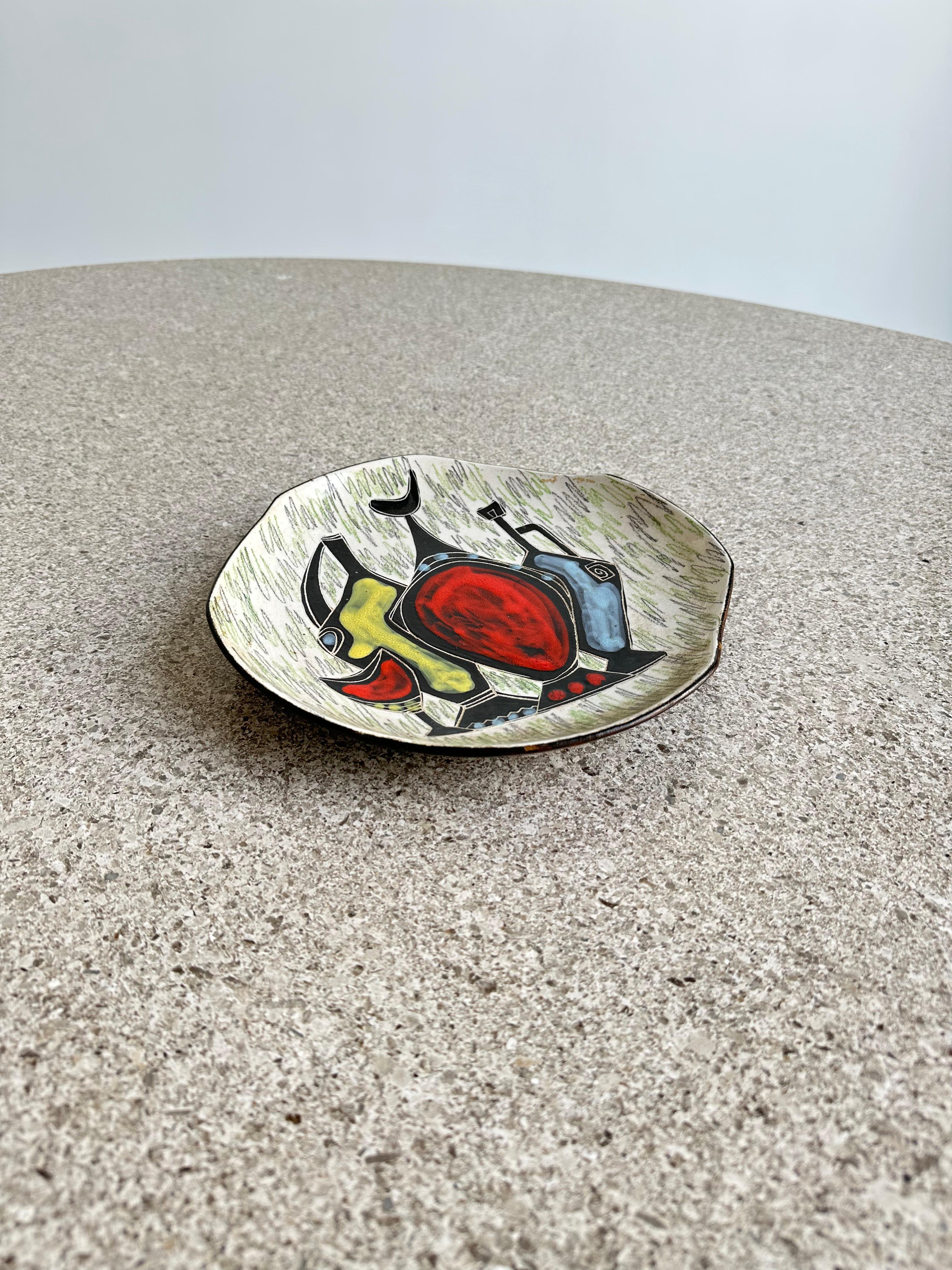 Piatto decorativo in ceramica italiana.