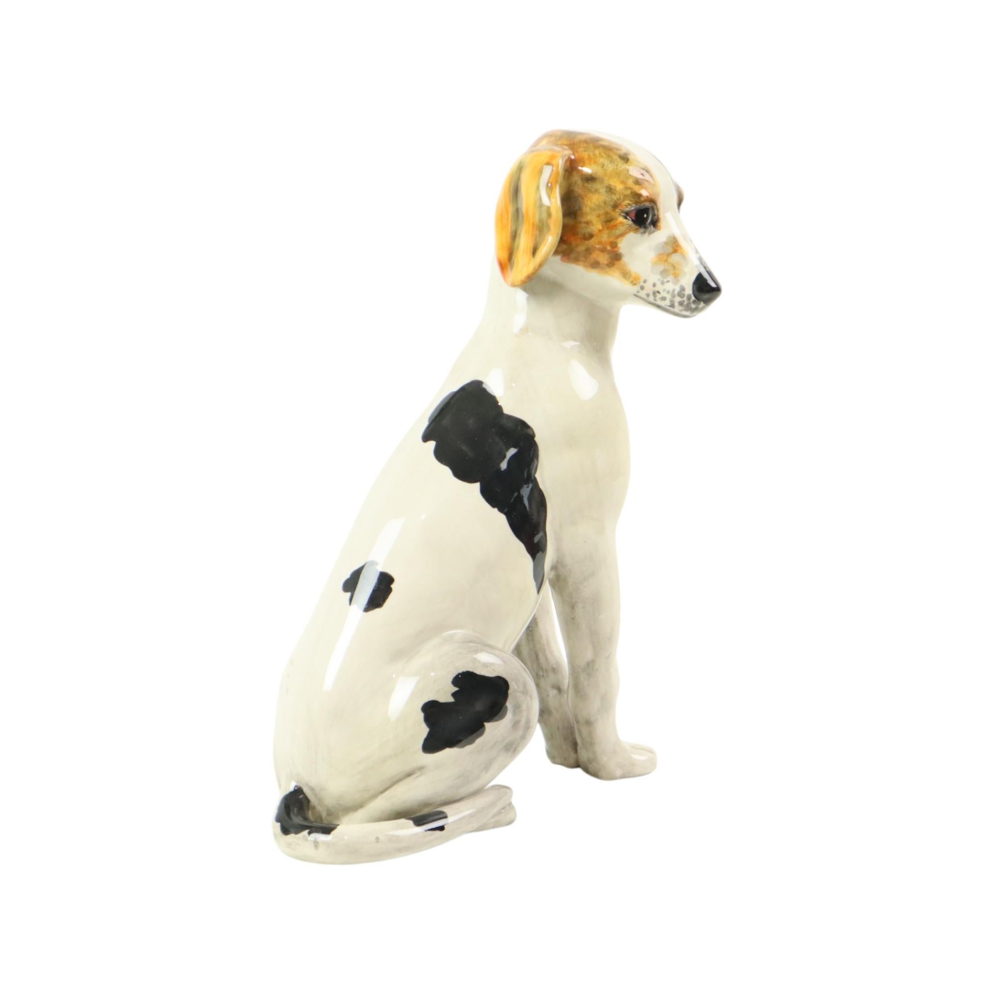 Statua di cane vintage, scultura in ceramica o terracotta dipinta a mano, marcata Italia nella parte inferiore, seconda metà del XX secolo.

Statua molto decorativa e carina di un cane seduto, la ceramica smaltata ha un bellissimo effetto crackle,