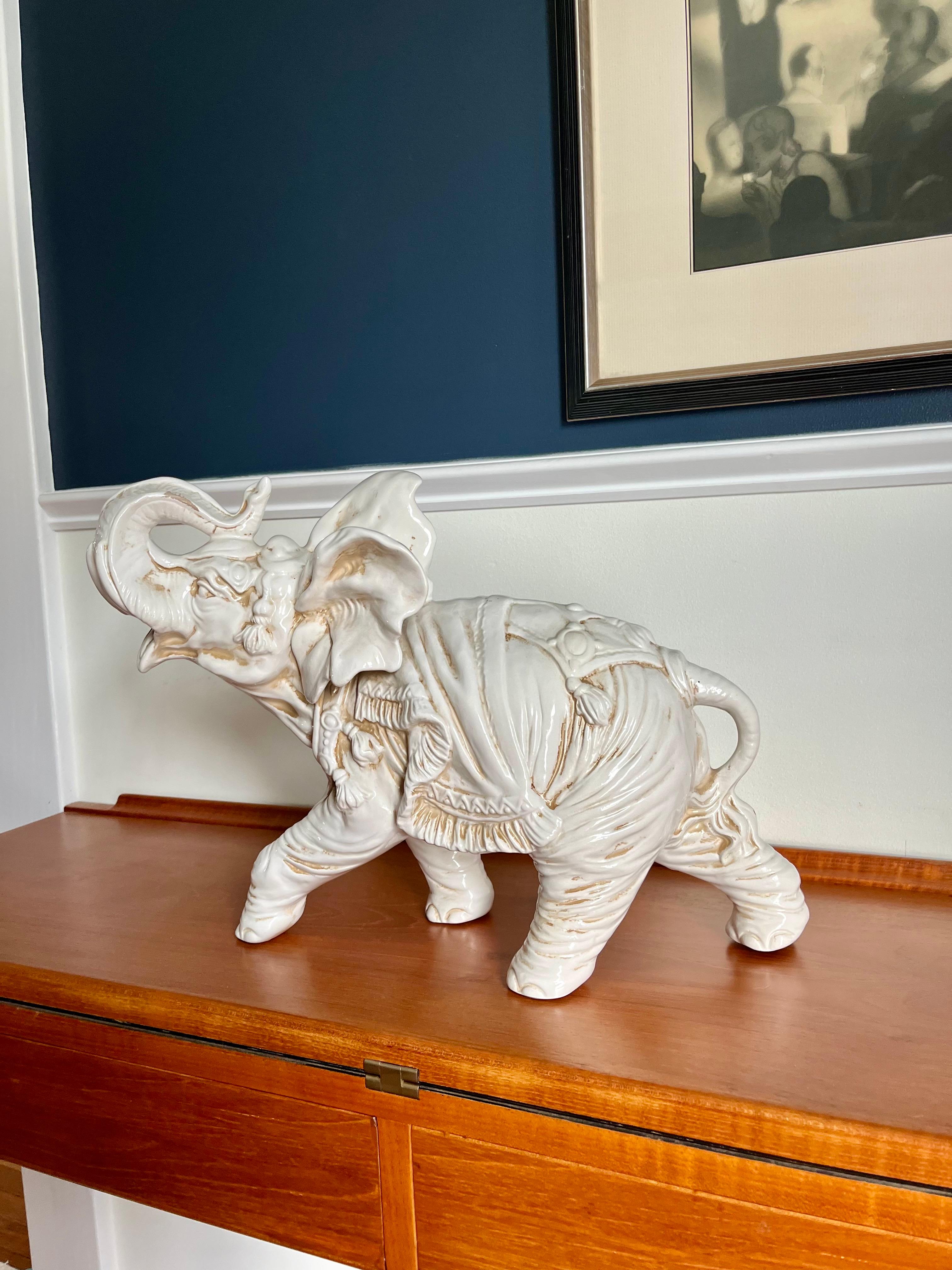 Mid-Century moderno Italian Ceramic Elephant in vendita