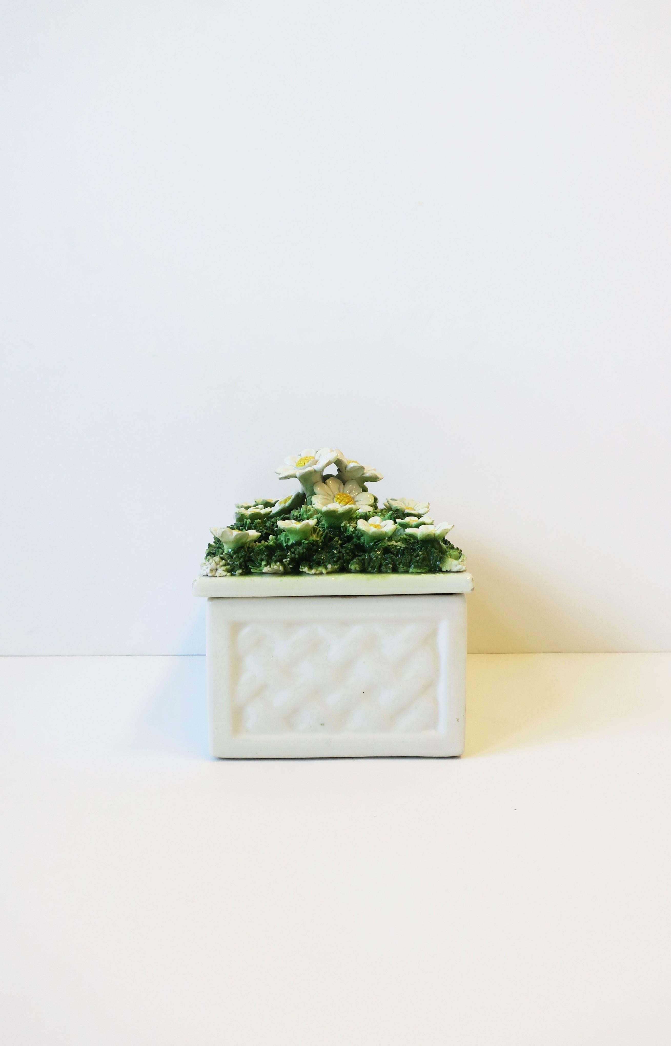 Italian Ceramic 'Flower Box' Decorative Box or Jewelry Box, ca. 1960s 5
