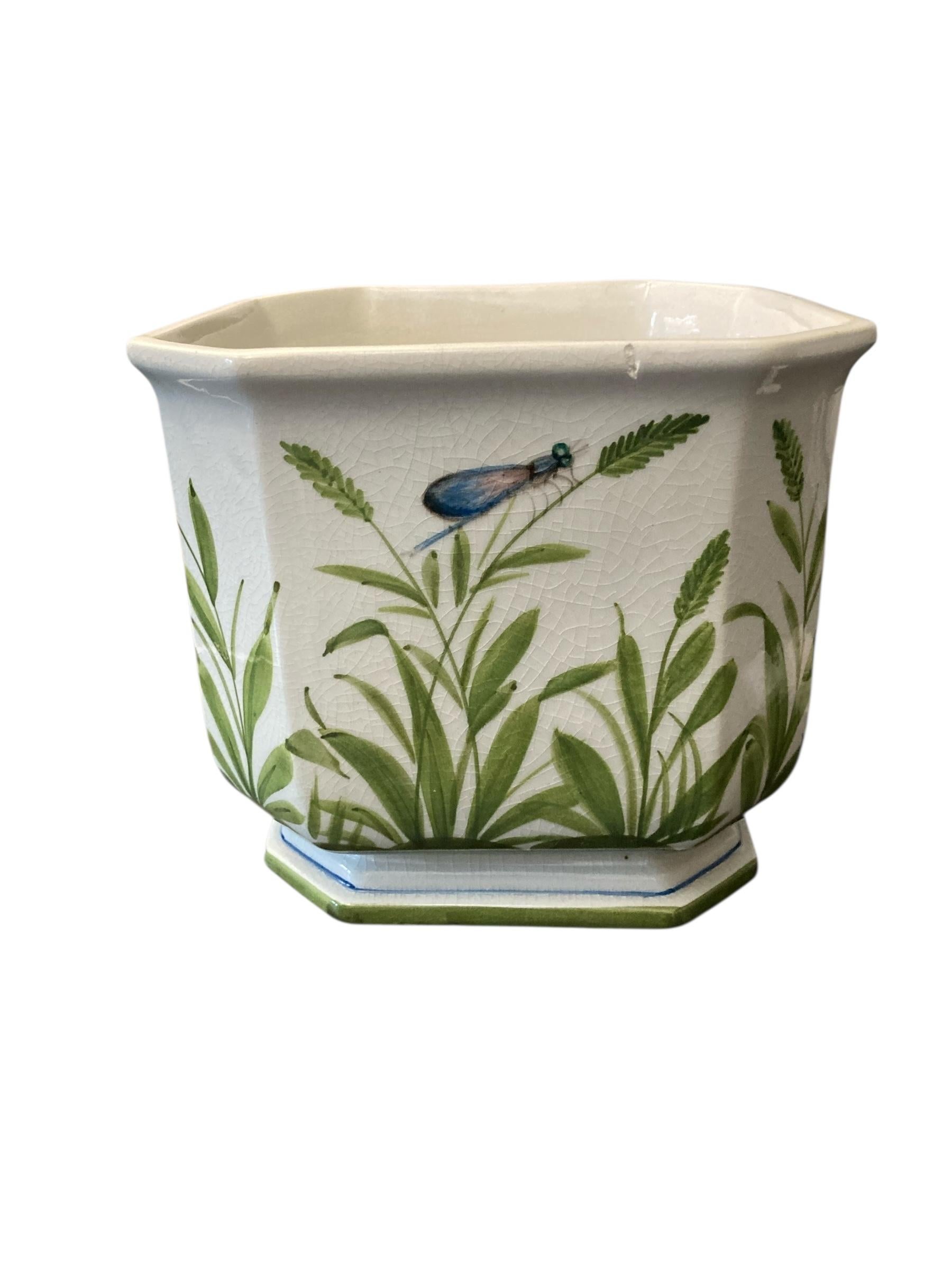 Cache-pot en céramique italienne pour fleurs ou plantes avec design de libellule en vente 3