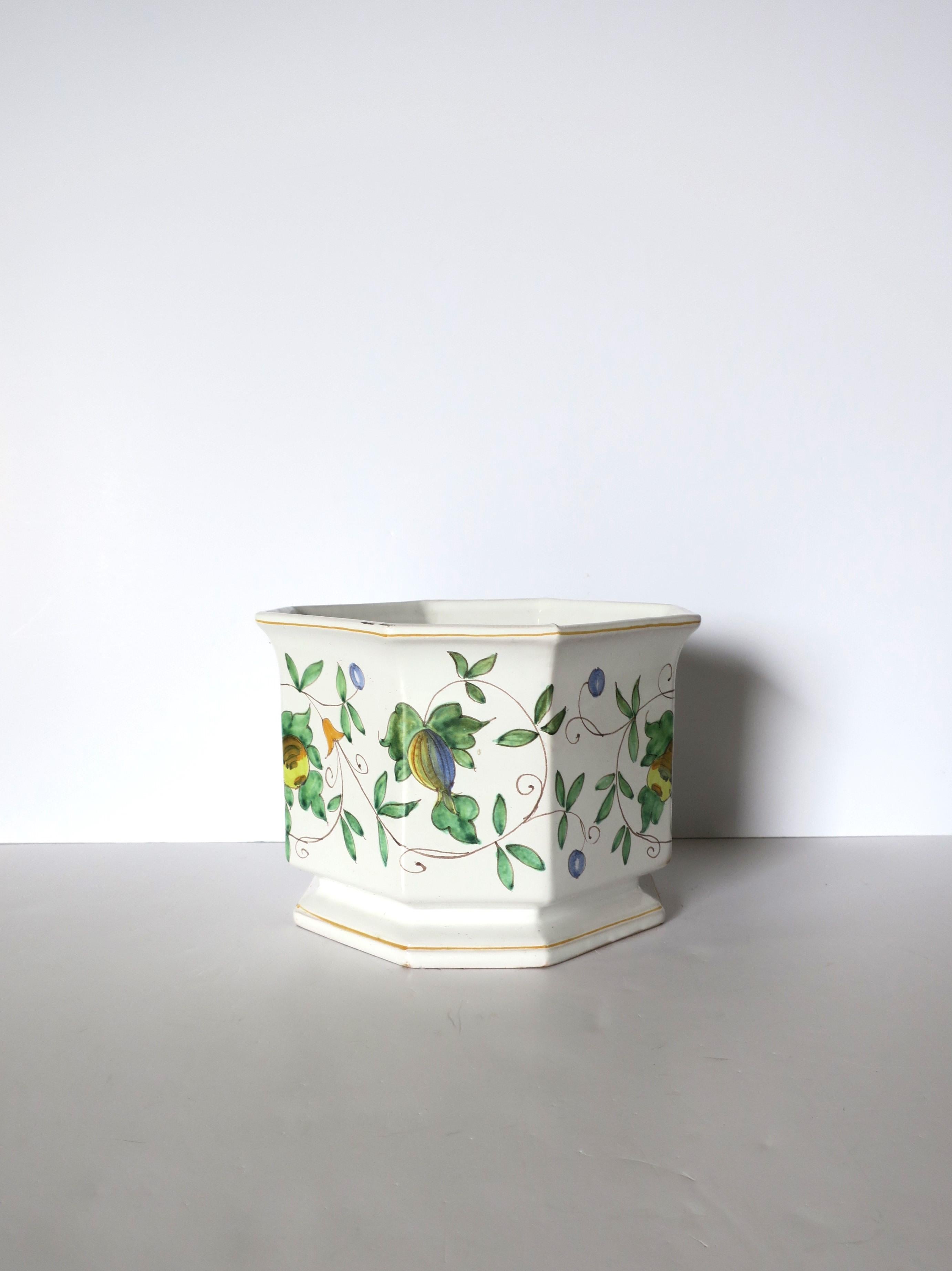 Italian Ceramic Flower or Plant Holder Planter Cachepot with Fruit & Vine Design In Good Condition For Sale In New York, NY