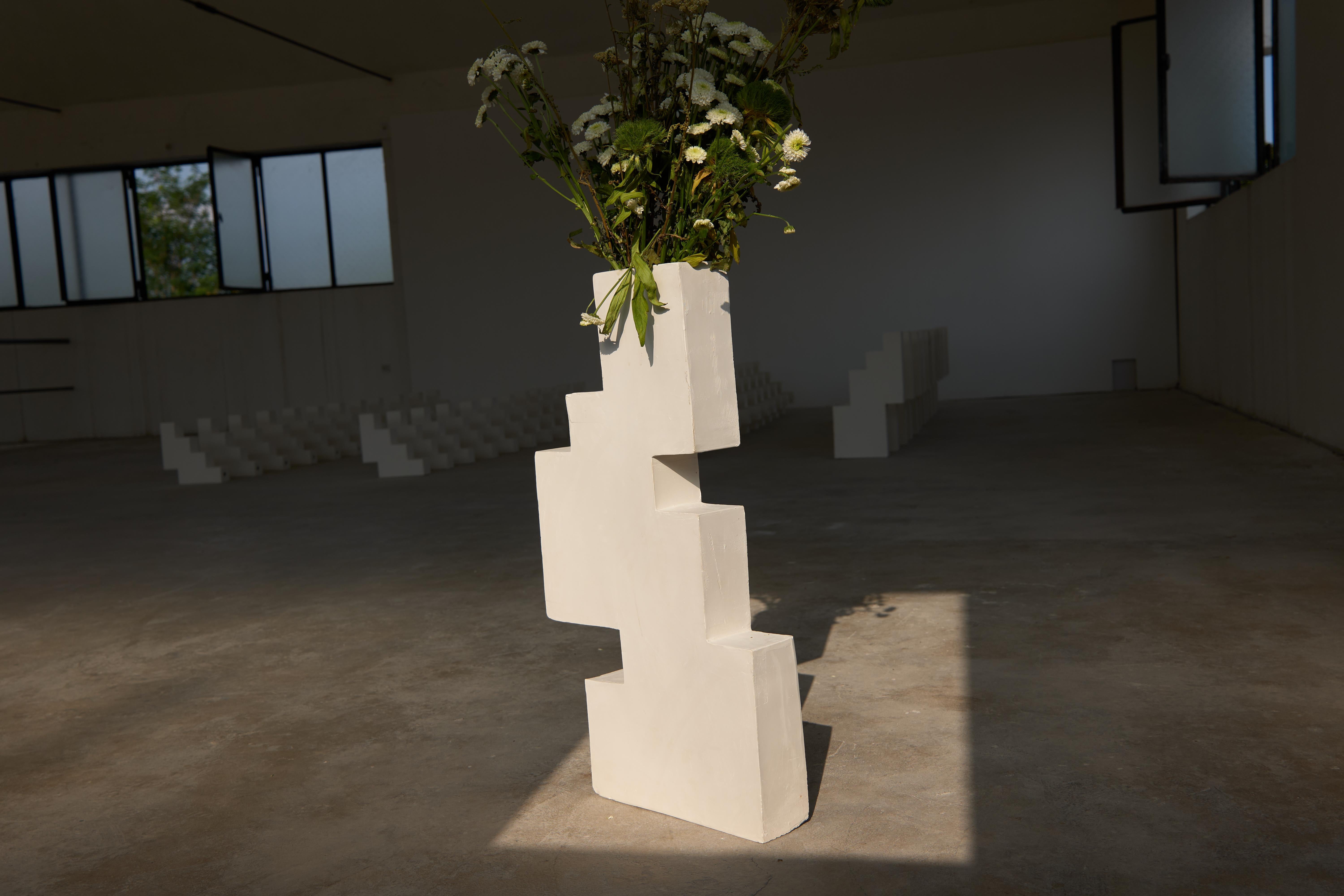 Geometrische Vase aus italienischer Keramik von der Künstlerin Jenna Basso Pietrobon im Angebot 5