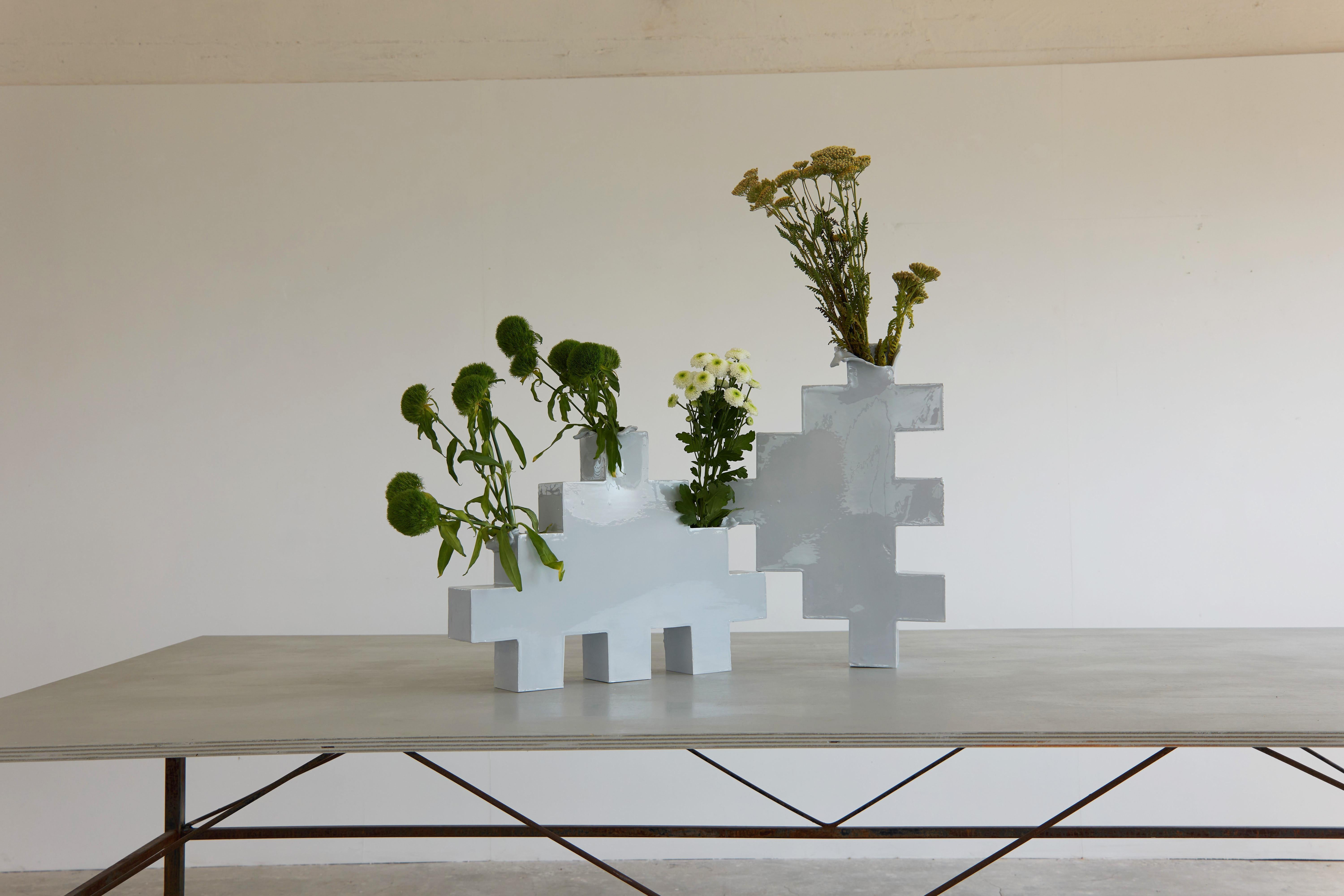Postmoderne Vase géométrique italien de l'artiste Jenna Basso Pietrobon en vente