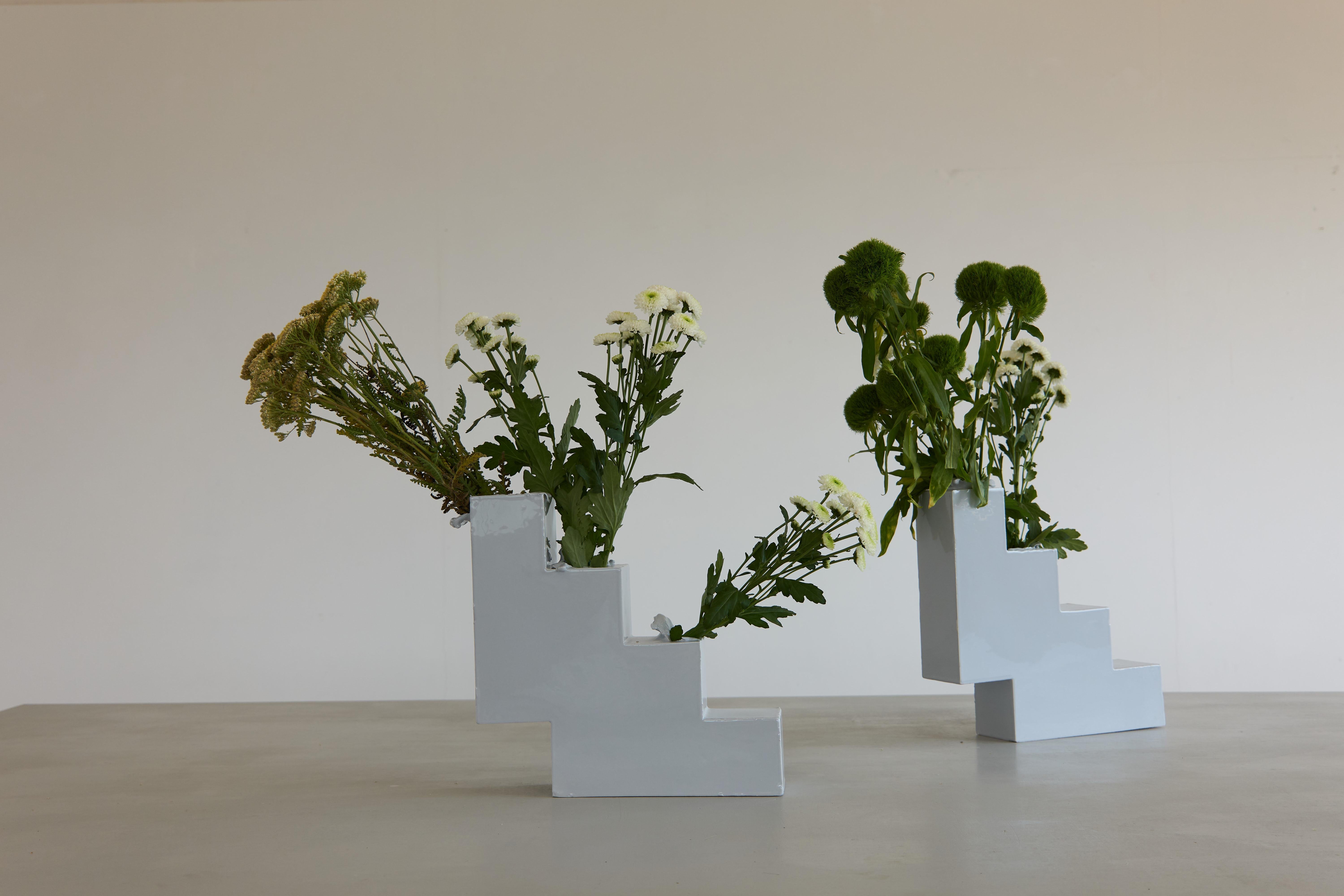 Italiano Vaso geometrico in ceramica italiana dell'artista Jenna Basso Pietrobon in vendita