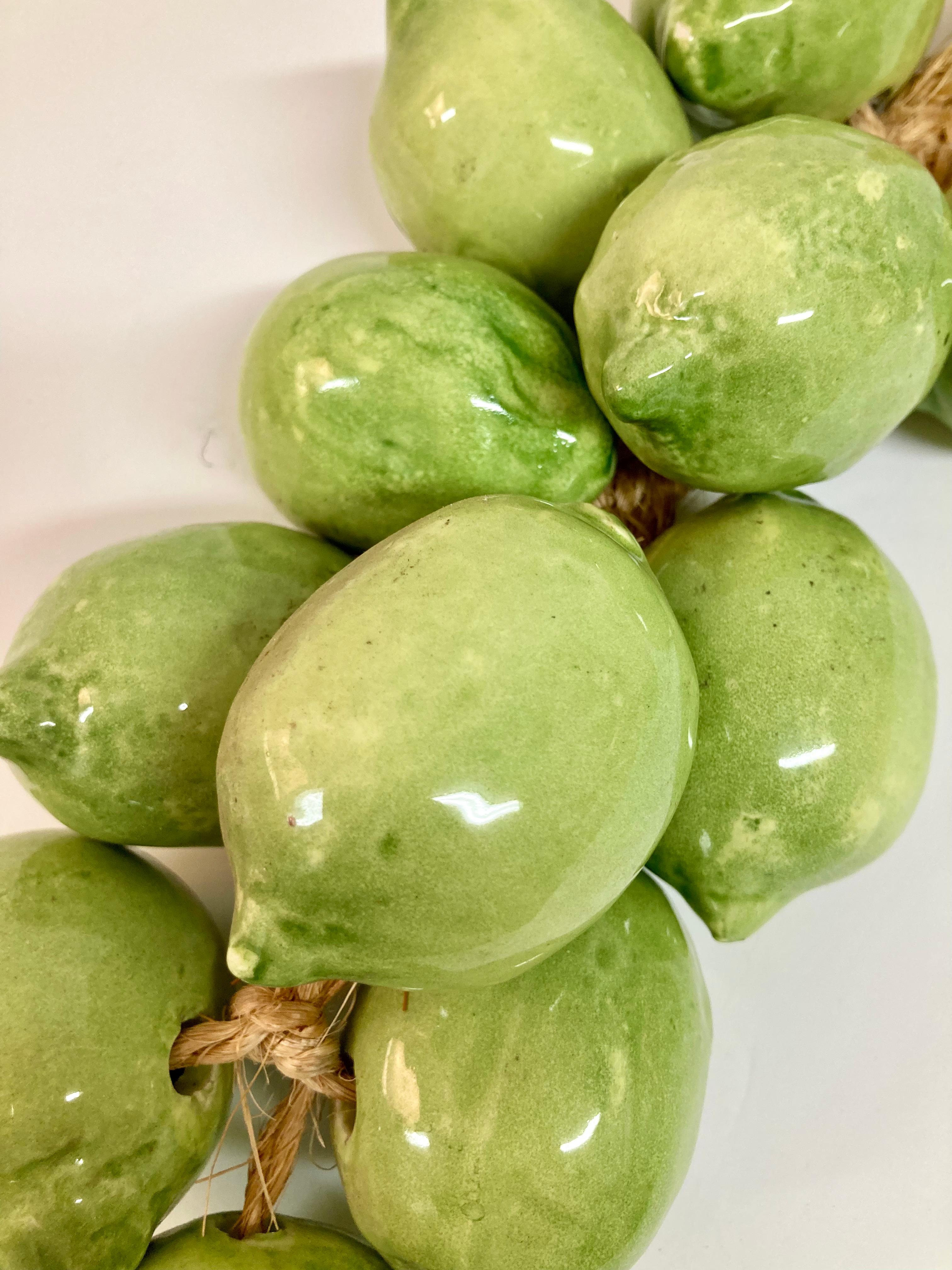 Limes vertes sur paille émaillées en céramique italienne en vente 6