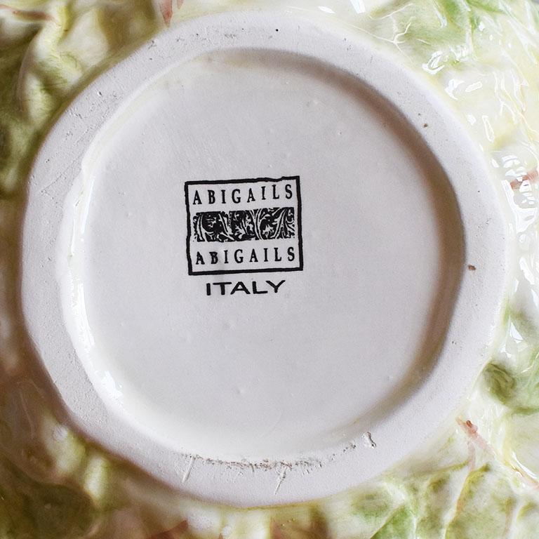 Italian Ceramic Green and White Cabbageware or Lettuceware Covered Bowl, Italy In Good Condition In Oklahoma City, OK