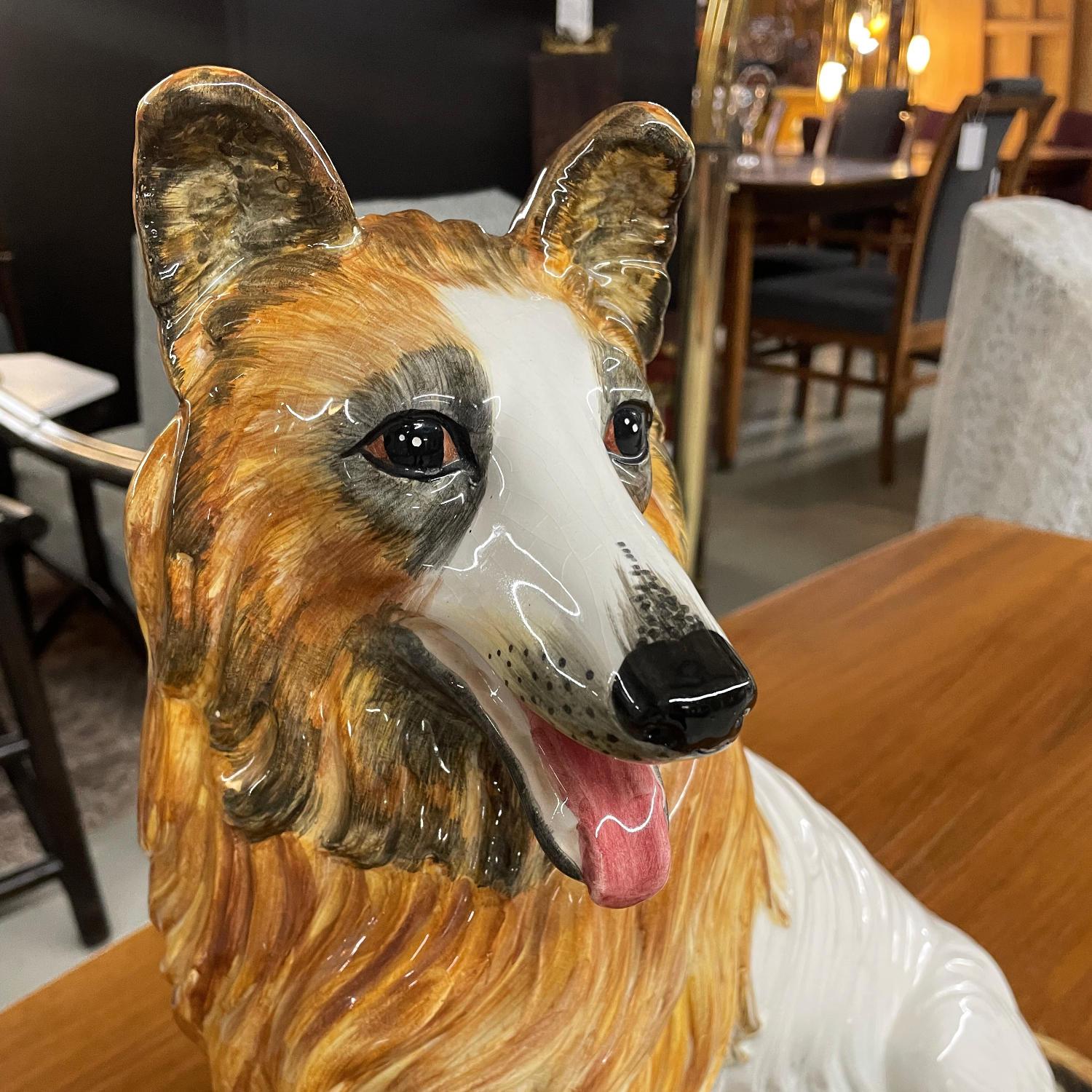 Italiano Figurina di cane Colli dipinta a mano in ceramica italiana alta 17,5 in vendita