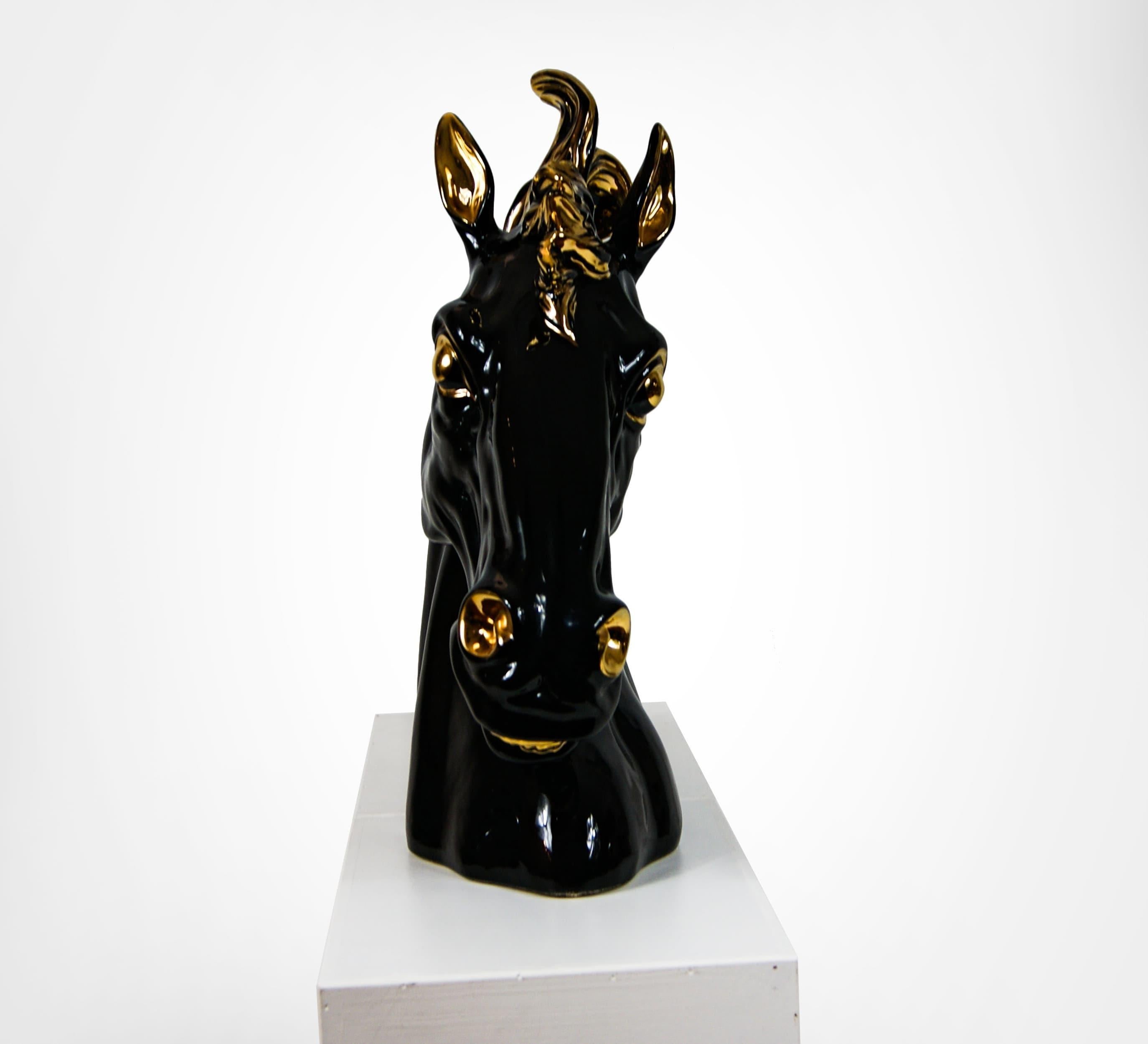 Escultura de cerámica italiana con cabeza de caballo semental negro grande Años 90 Glaseado en venta