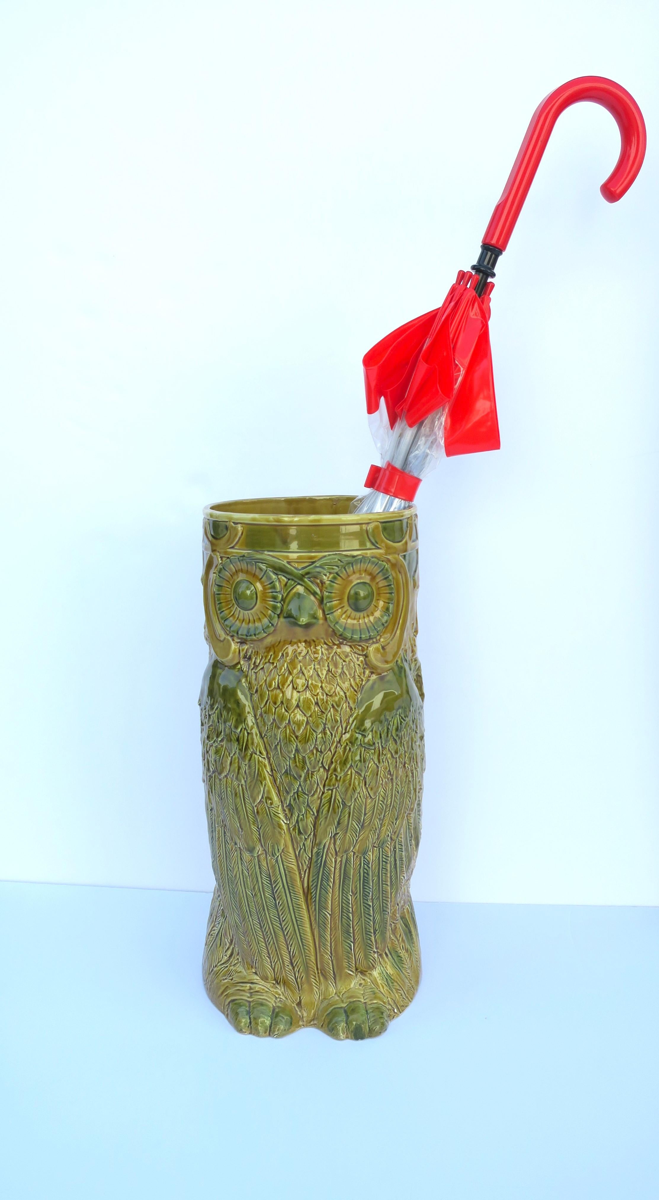 Glazed Italian Ceramic Owl Umbrella Holder Stand, circa 1960s Italy