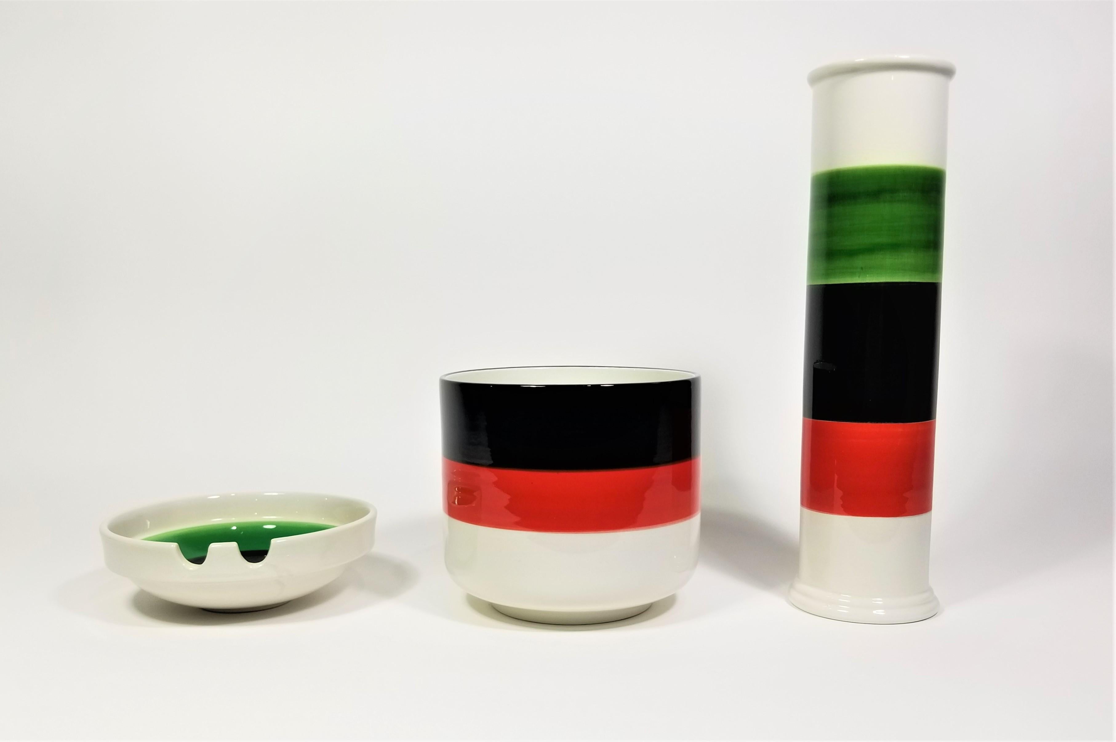 3teiliger Aschenbecher aus italienischer Keramik, Kollektion italienischer Keramik, hergestellt in Italien im Zustand „Hervorragend“ im Angebot in New York, NY