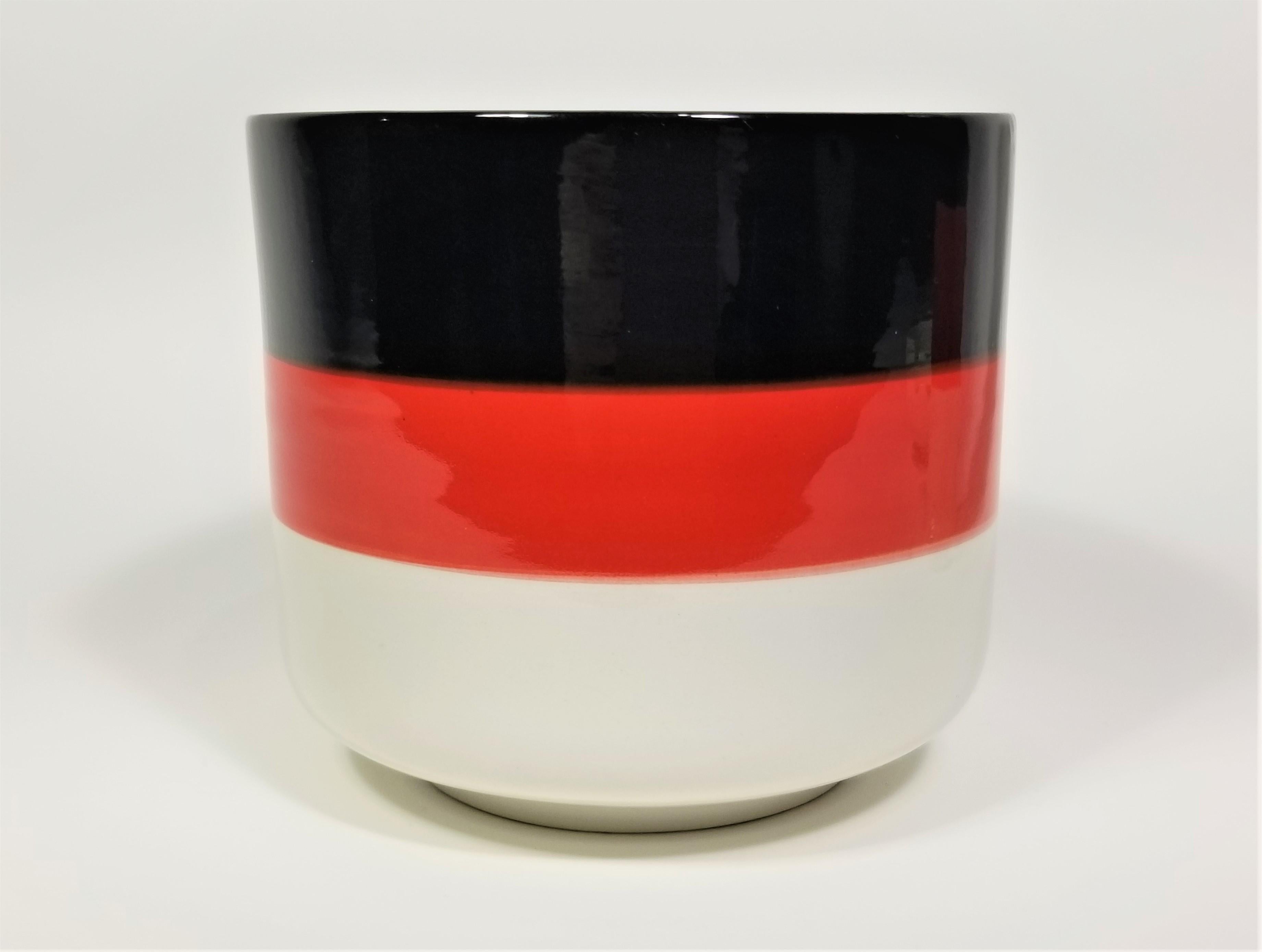 3teiliger Aschenbecher aus italienischer Keramik, Kollektion italienischer Keramik, hergestellt in Italien (Töpferwaren) im Angebot